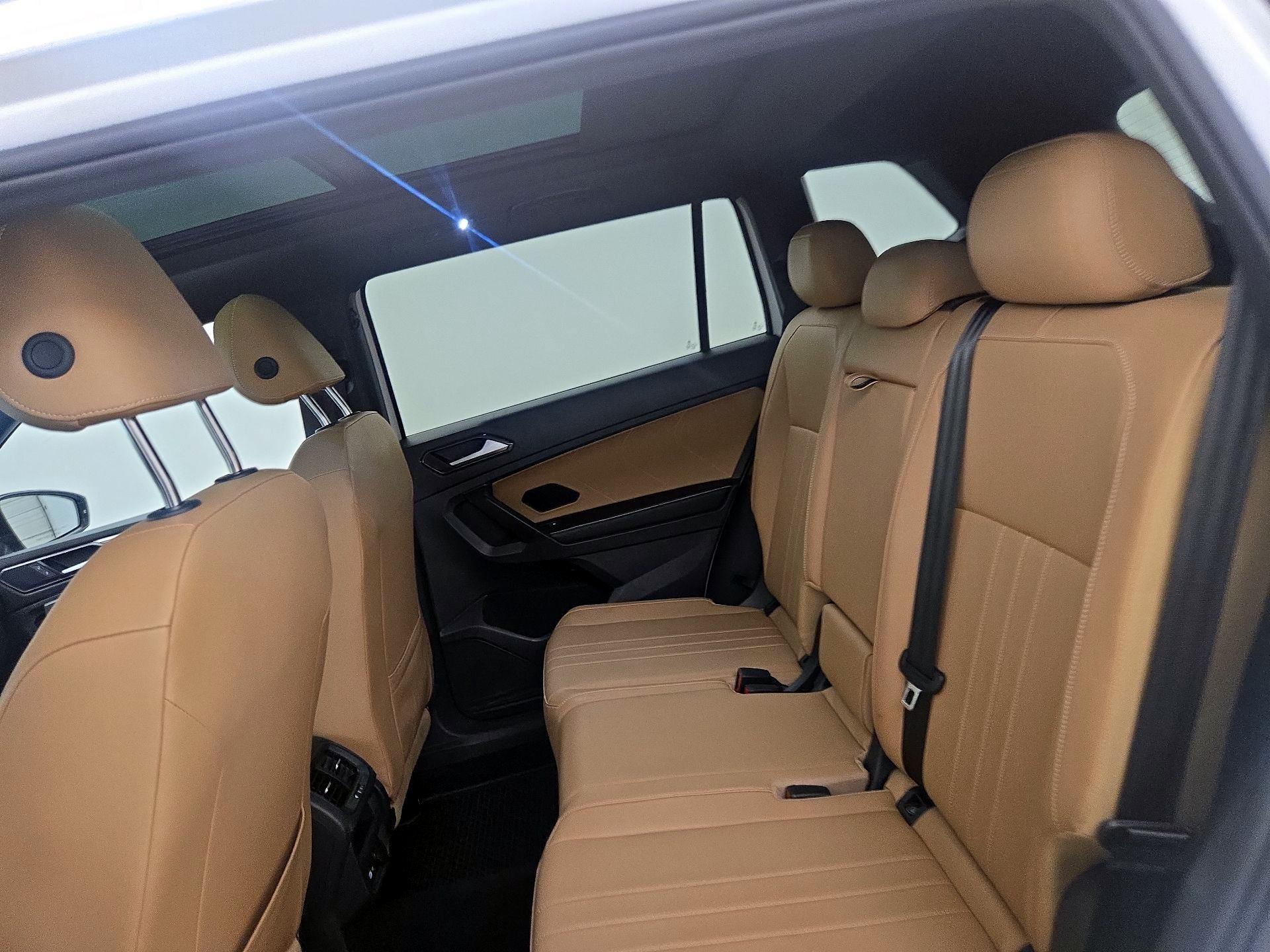 Thumbnail: 2022 Volkswagen Tiguan - 20