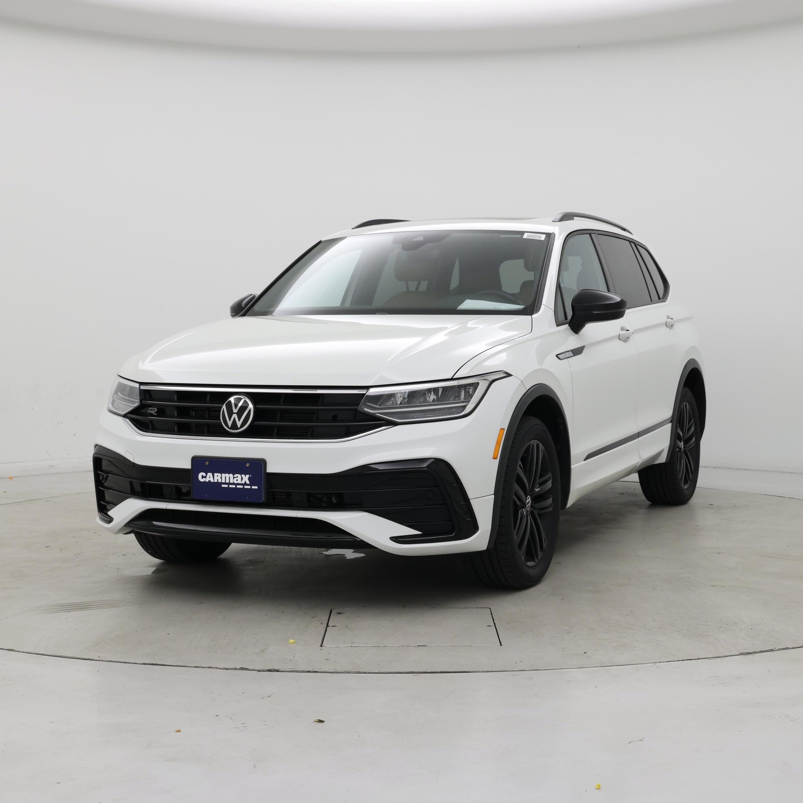 Thumbnail: 2022 Volkswagen Tiguan - 4