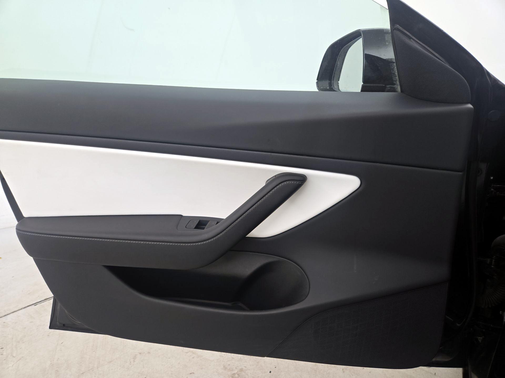 Thumbnail: 2021 Tesla Model 3 - 12