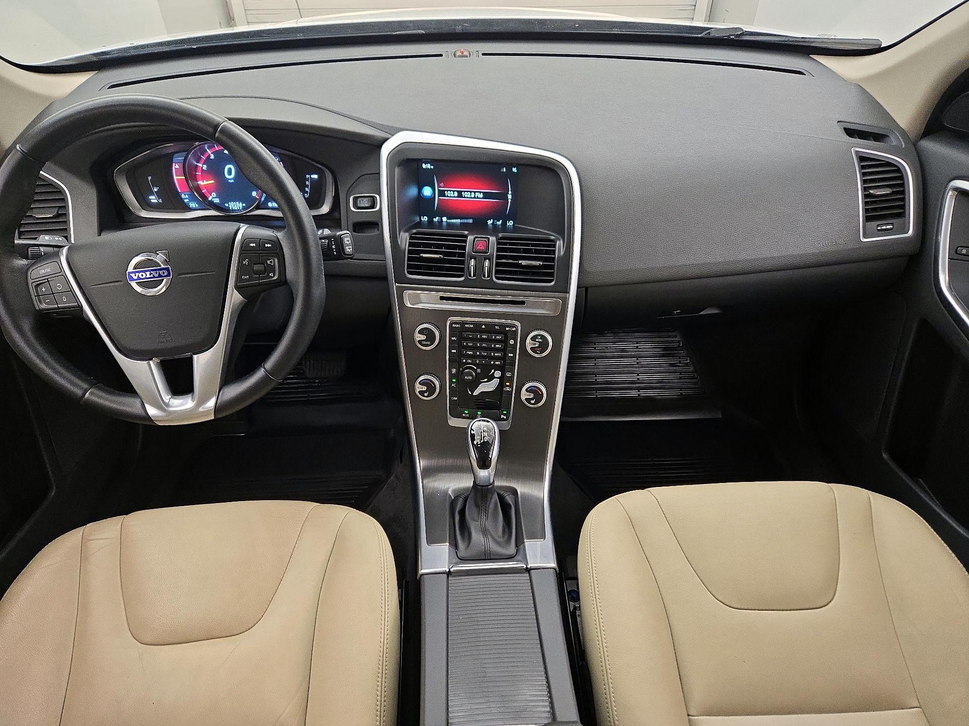 Thumbnail: 2016 Volvo XC60 - 9