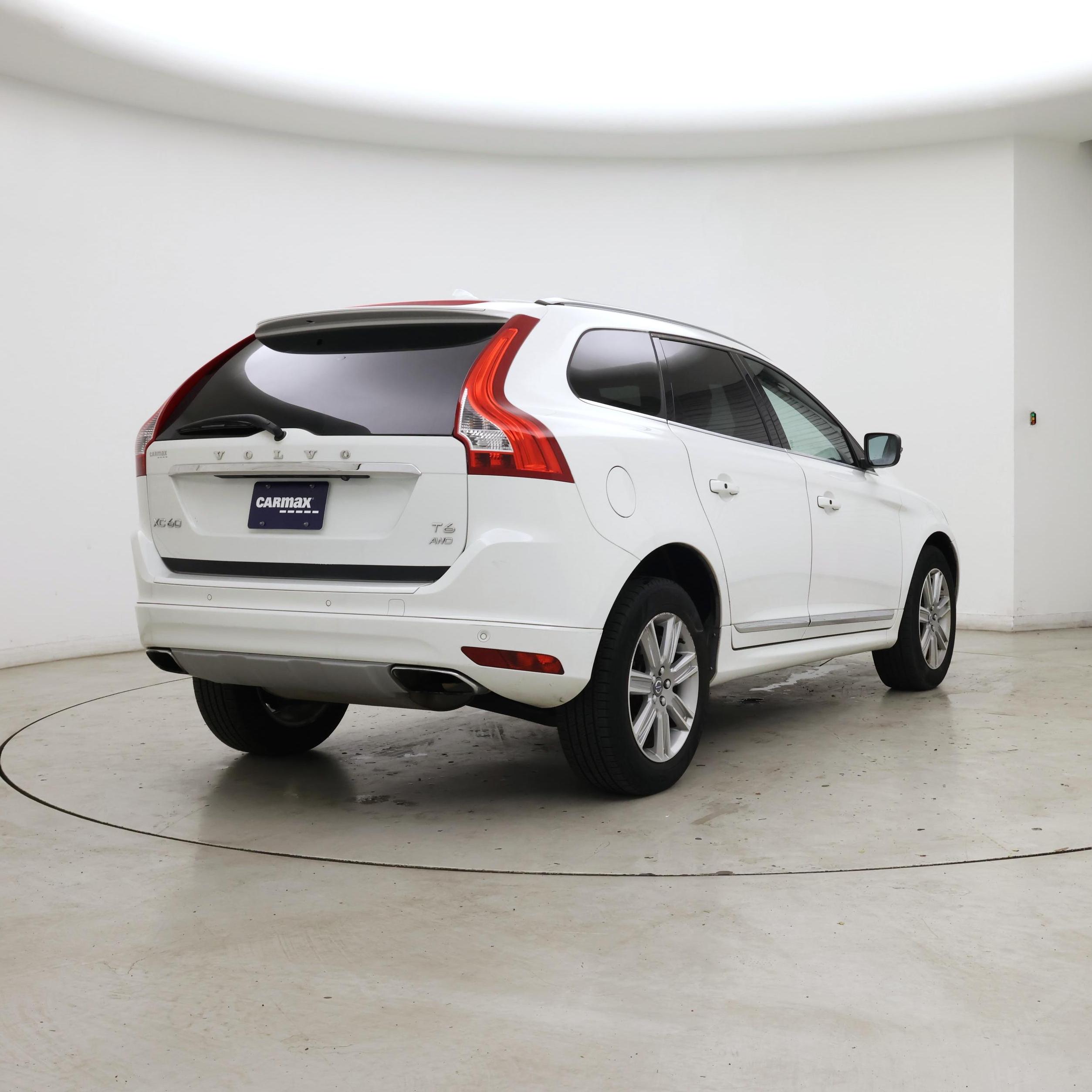 Thumbnail: 2016 Volvo XC60 - 8