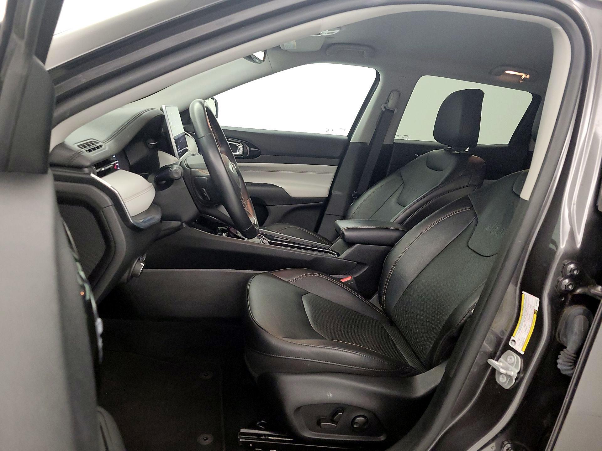 Thumbnail: 2022 Jeep Compass - 11
