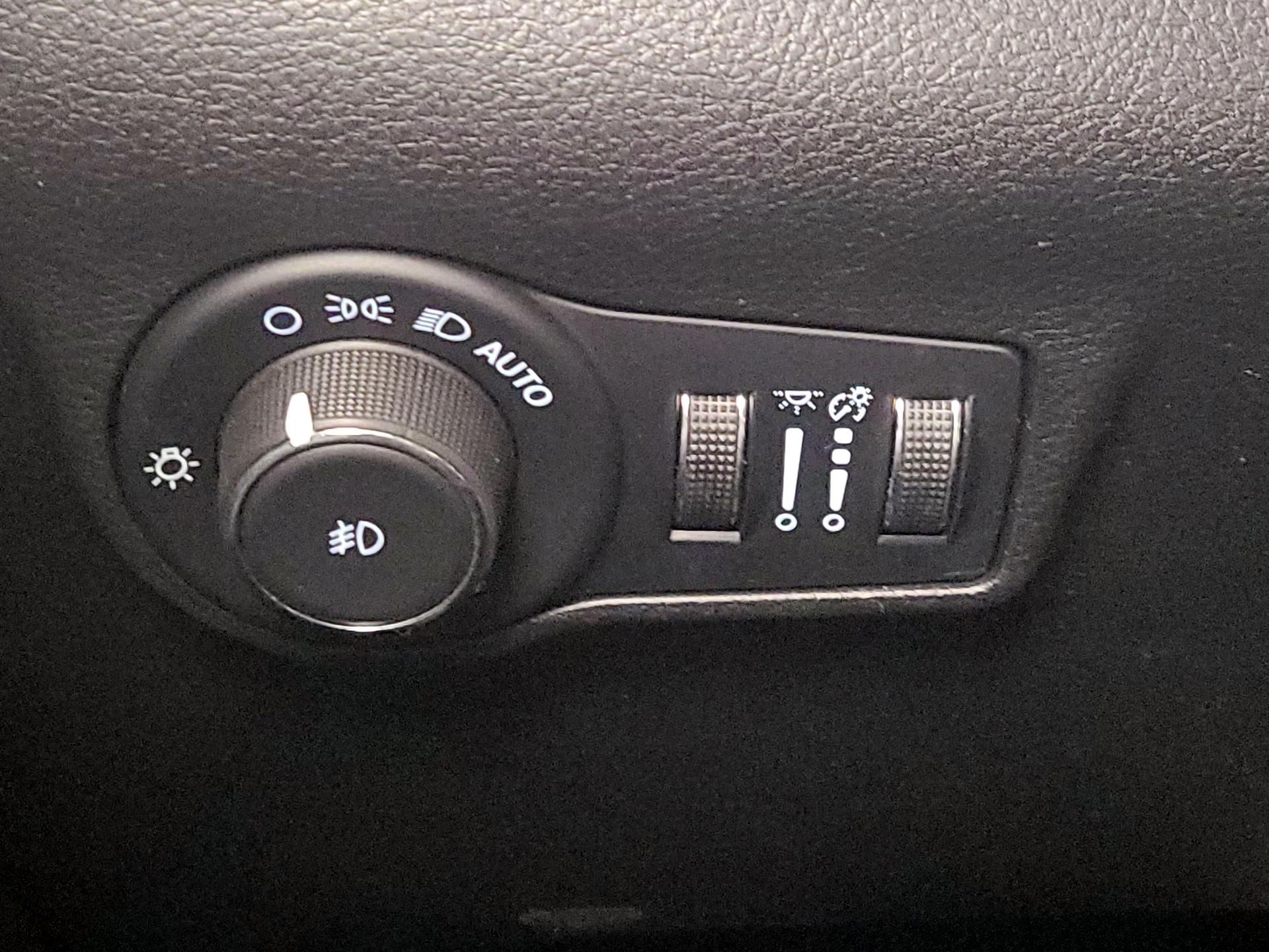 Thumbnail: 2022 Jeep Compass - 13