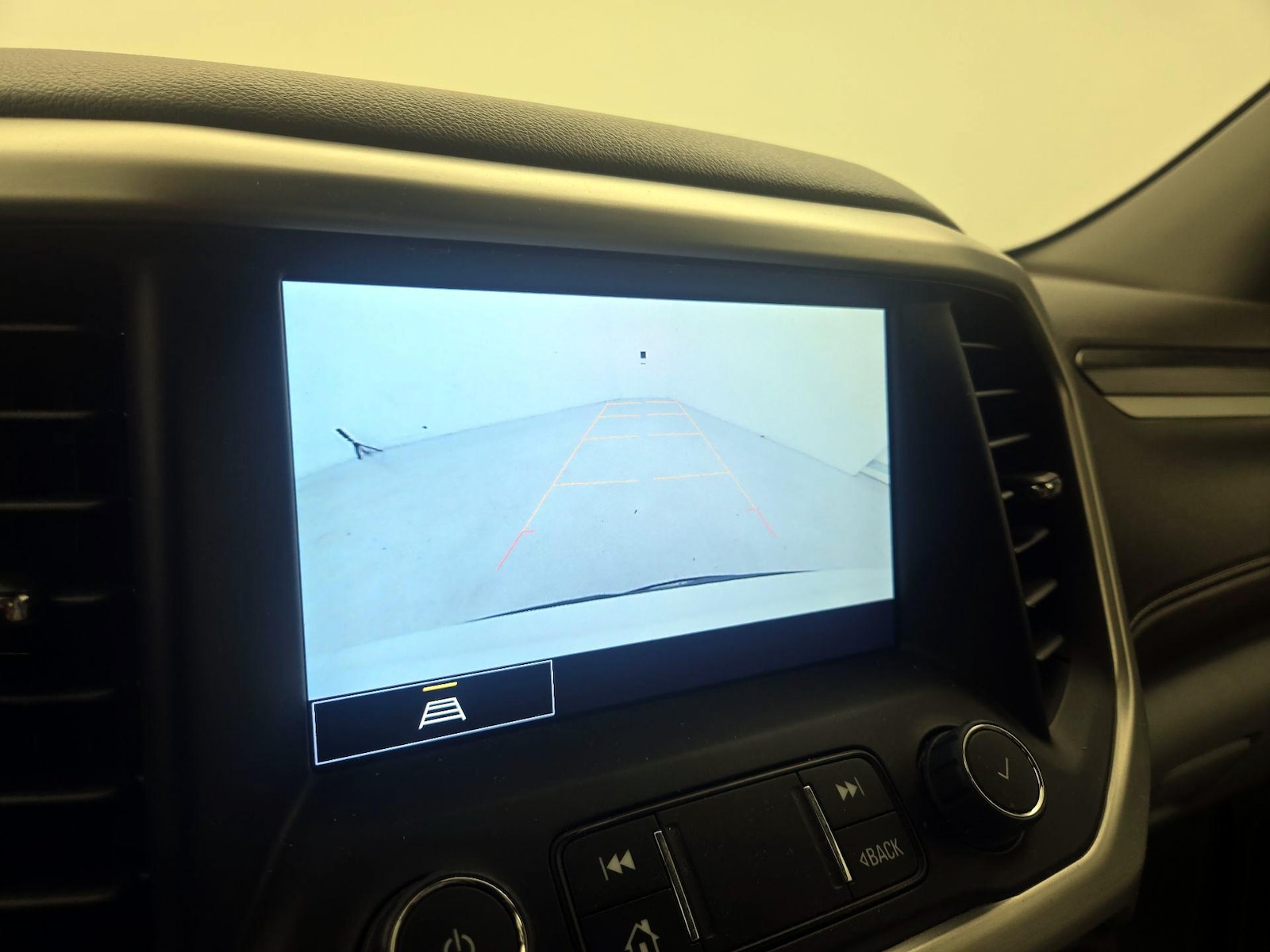 2023 GMC Acadia SLT - Photo 16