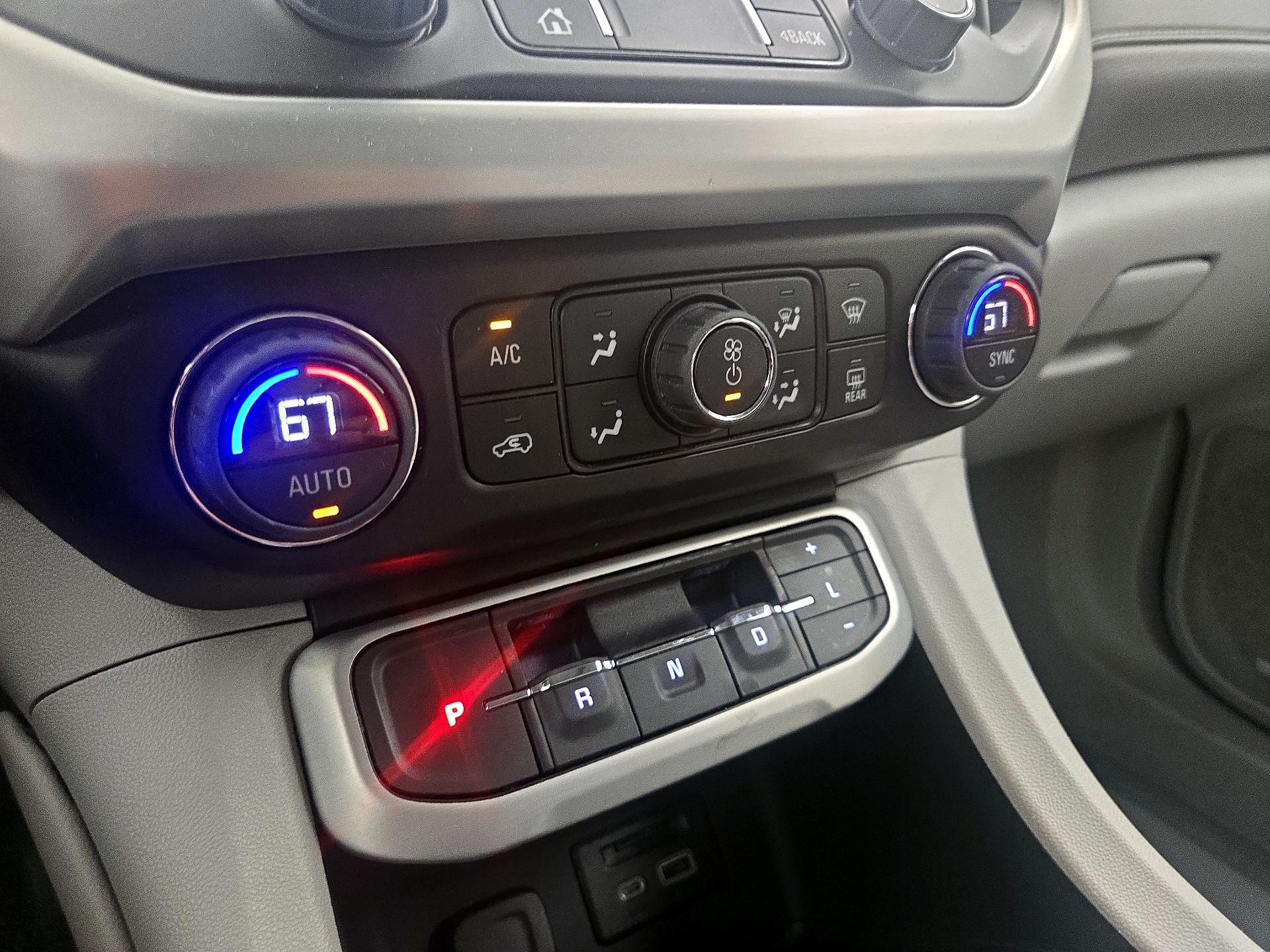 Thumbnail: 2023 GMC Acadia - 17