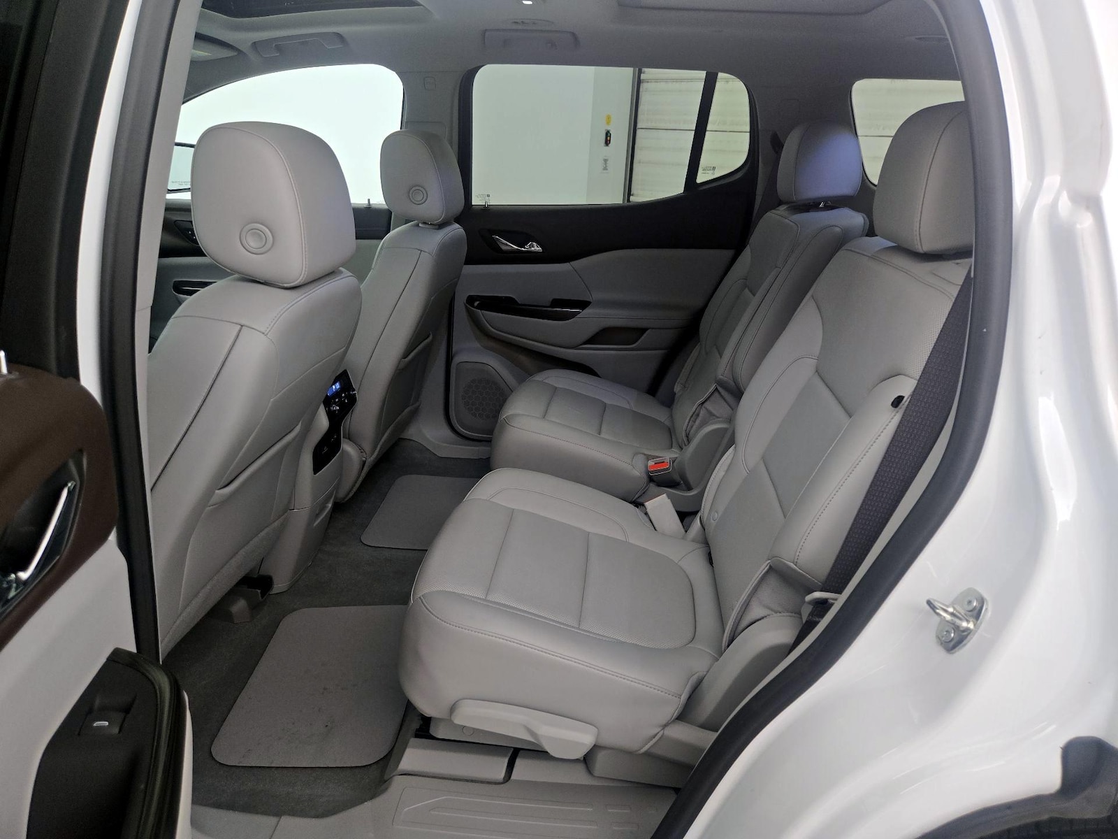 2023 GMC Acadia SLT - Photo 22