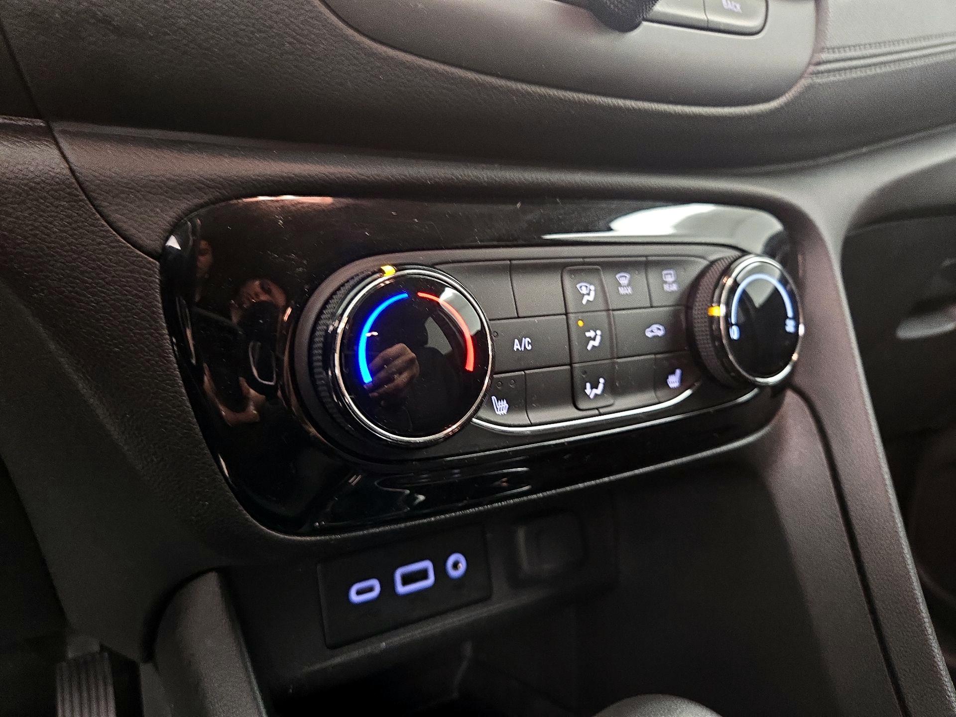 Thumbnail: 2023 Buick Encore GX - 16