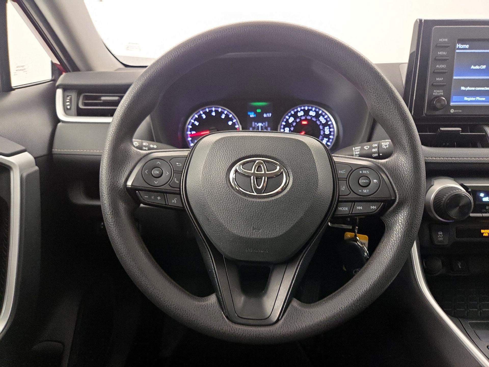 Thumbnail: 2020 Toyota RAV4 - 10