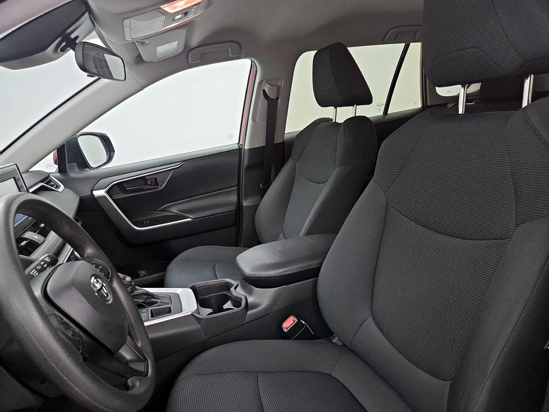Thumbnail: 2020 Toyota RAV4 - 11