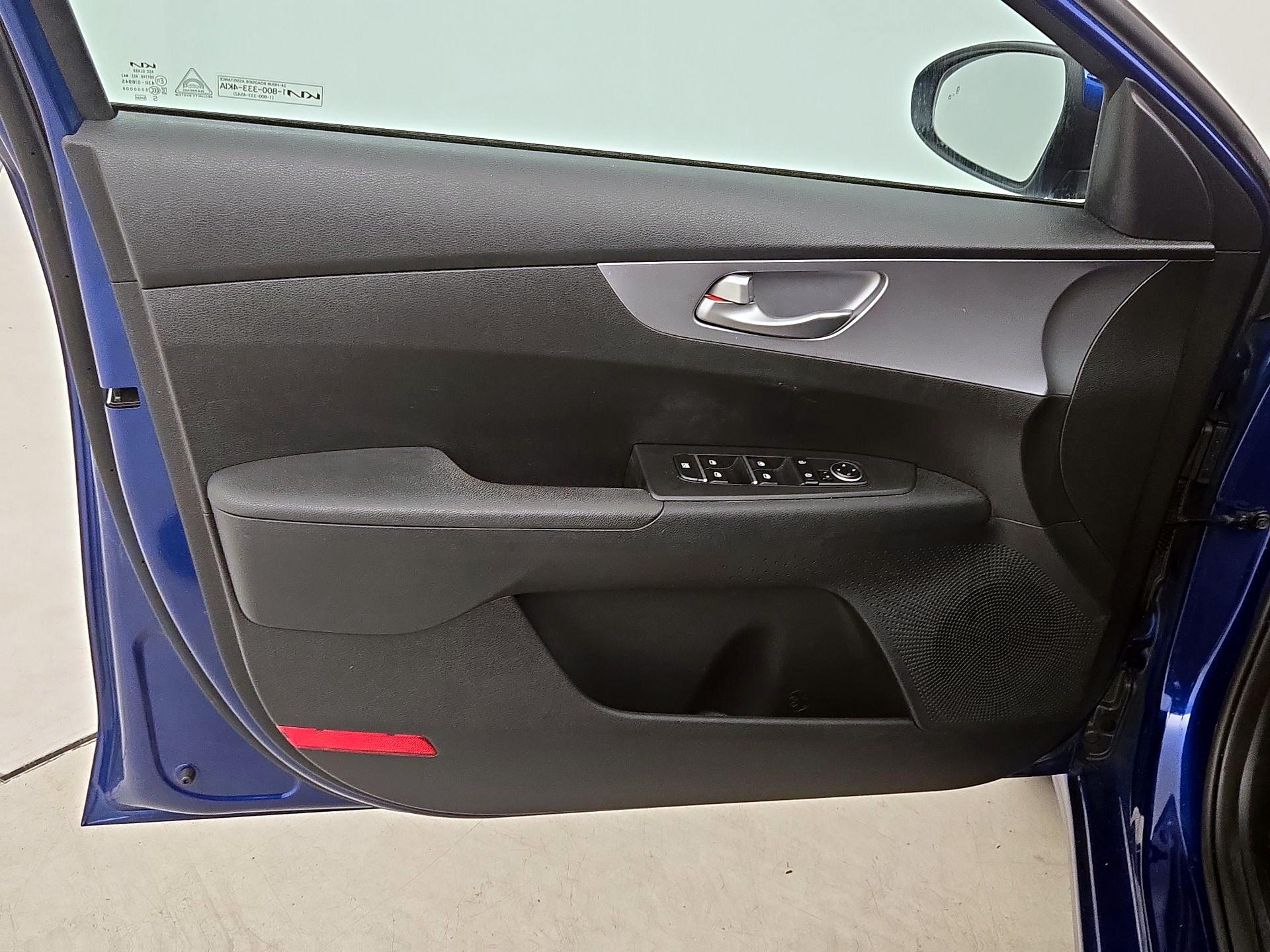 Thumbnail: 2023 Kia Forte - 12