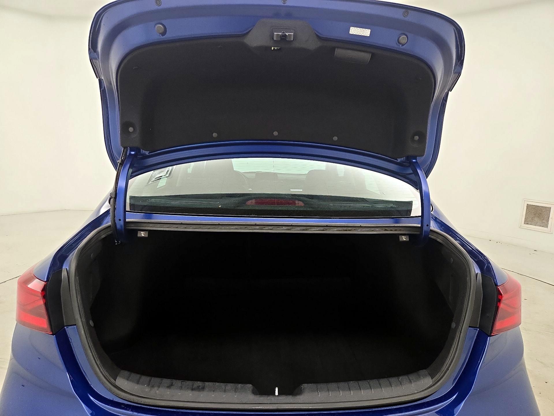 Thumbnail: 2023 Kia Forte - 20