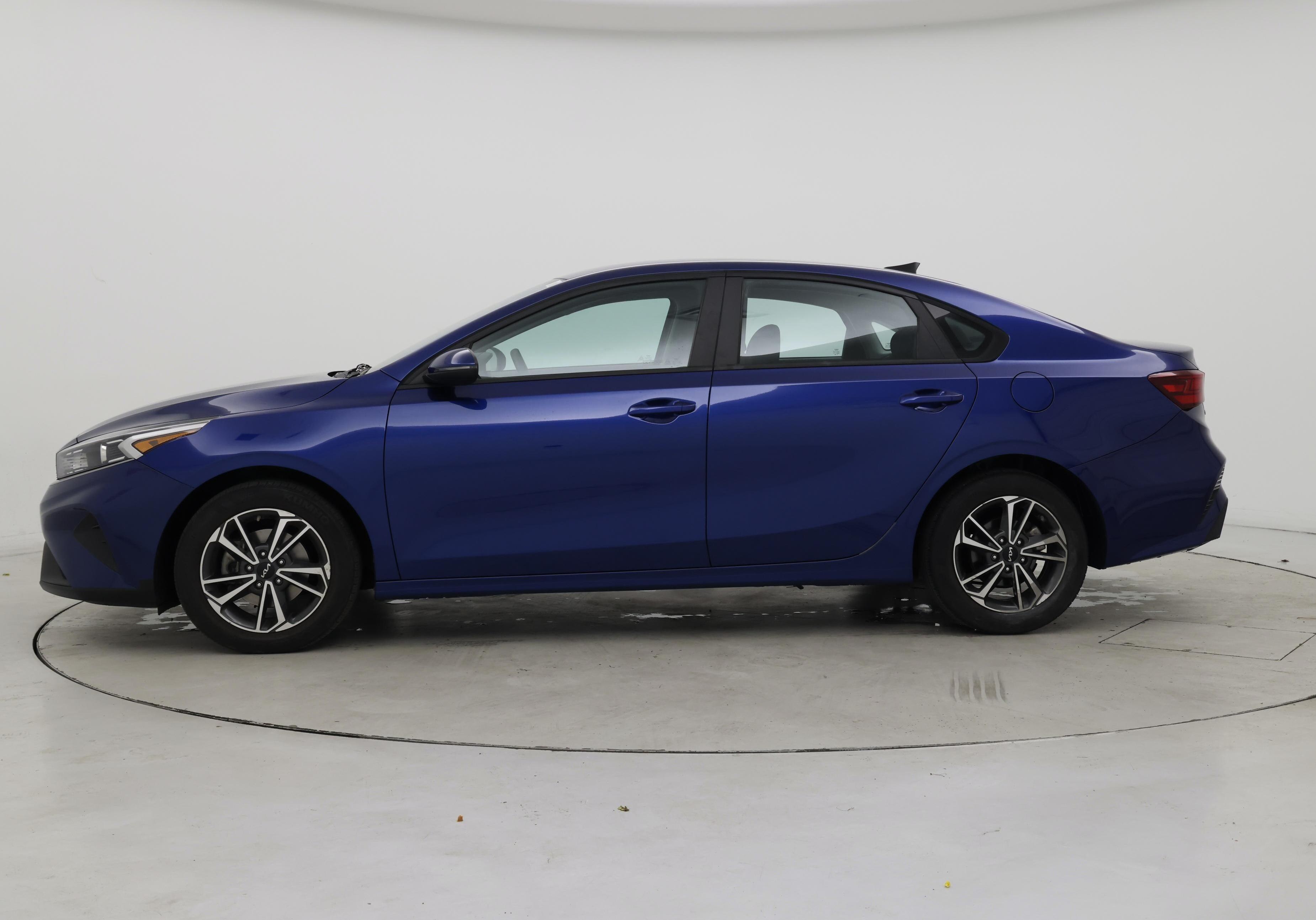 Thumbnail: 2023 Kia Forte - 3