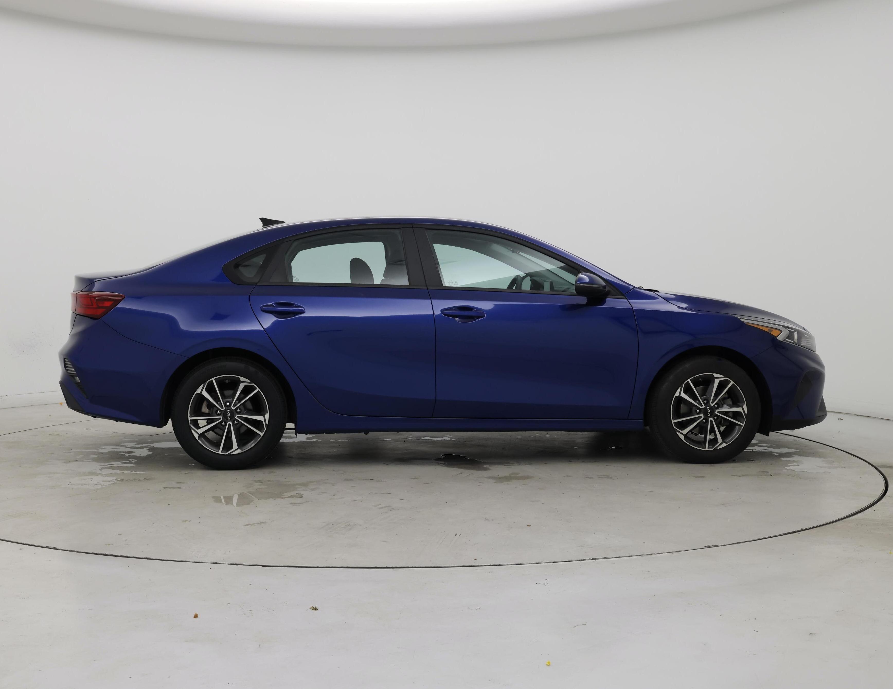 Thumbnail: 2023 Kia Forte - 7