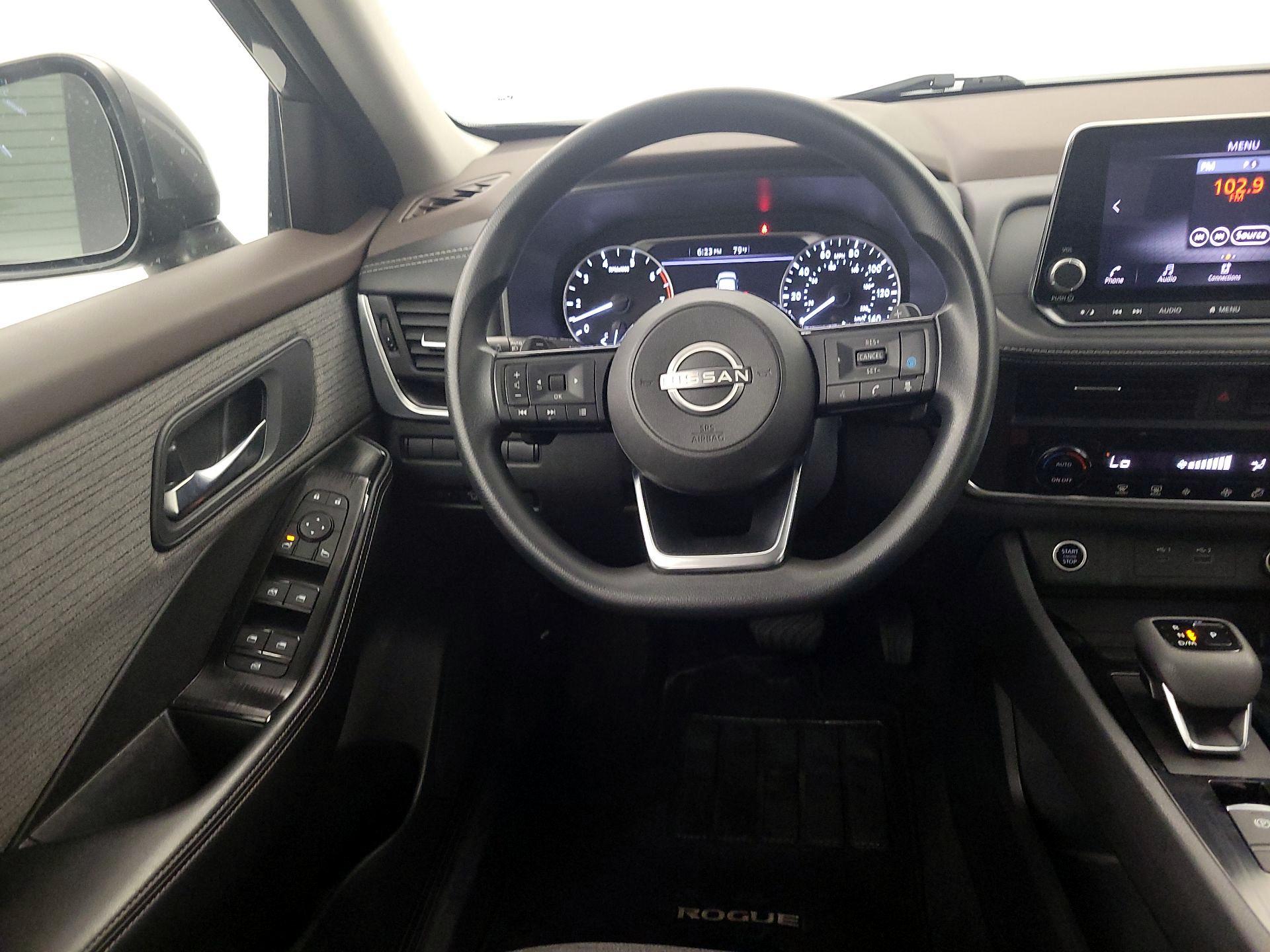 Thumbnail: 2023 Nissan Rogue - 10