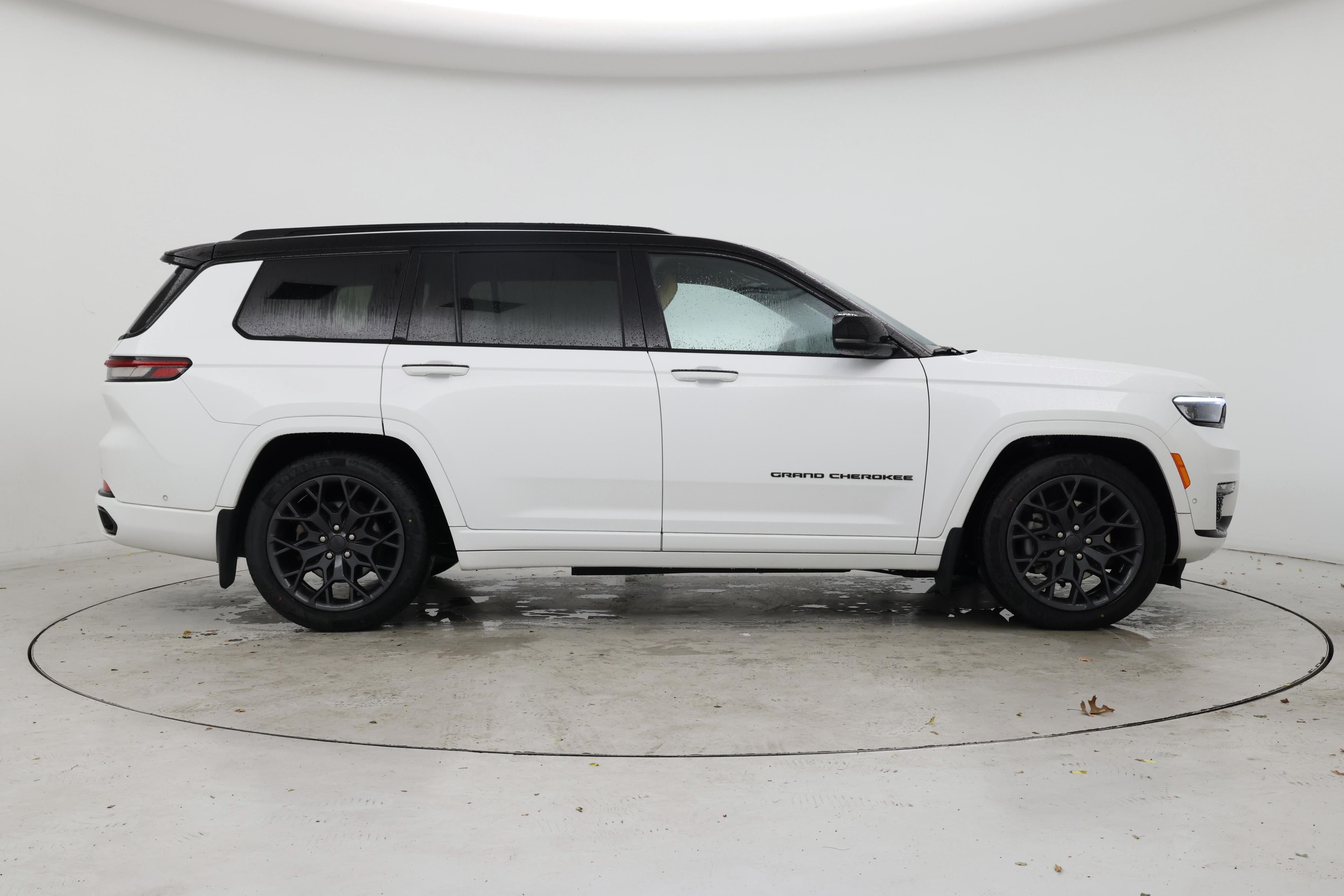 Thumbnail: 2023 Jeep Grand Cherokee L - 7