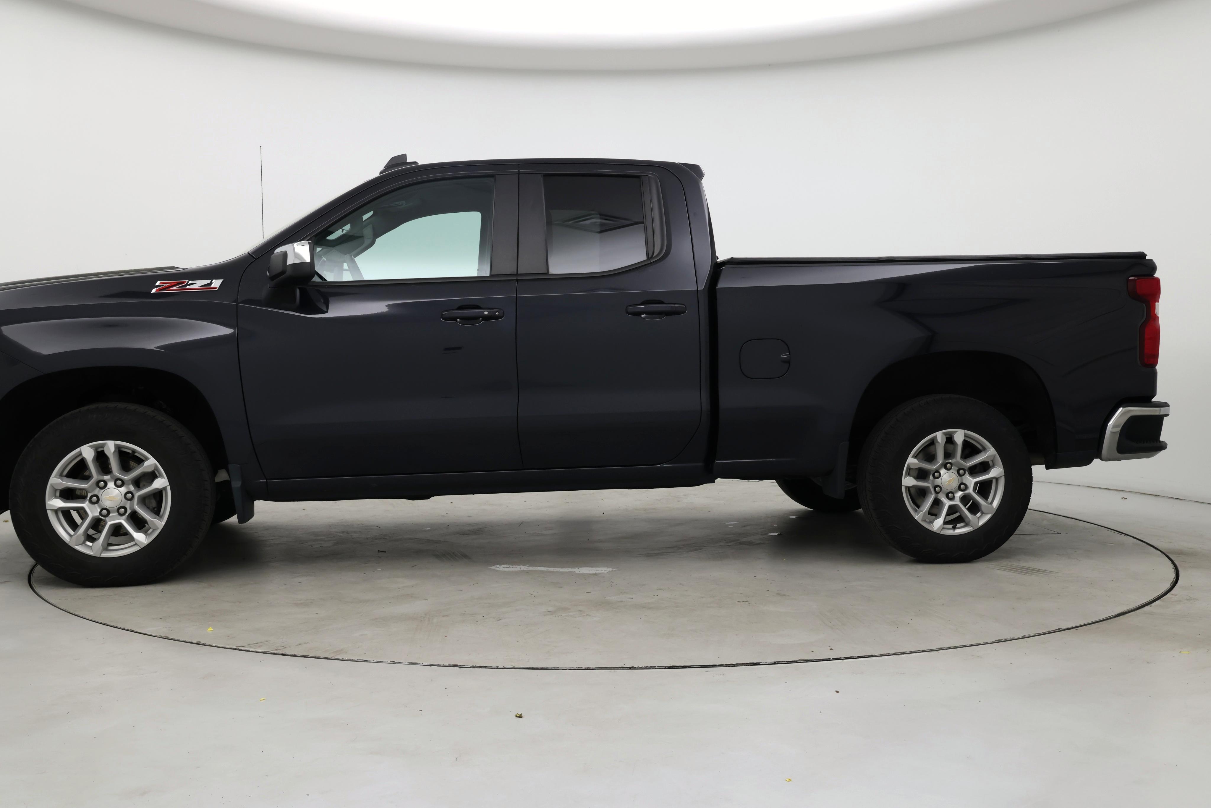 Thumbnail: 2023 Chevrolet Silverado 1500 - 3
