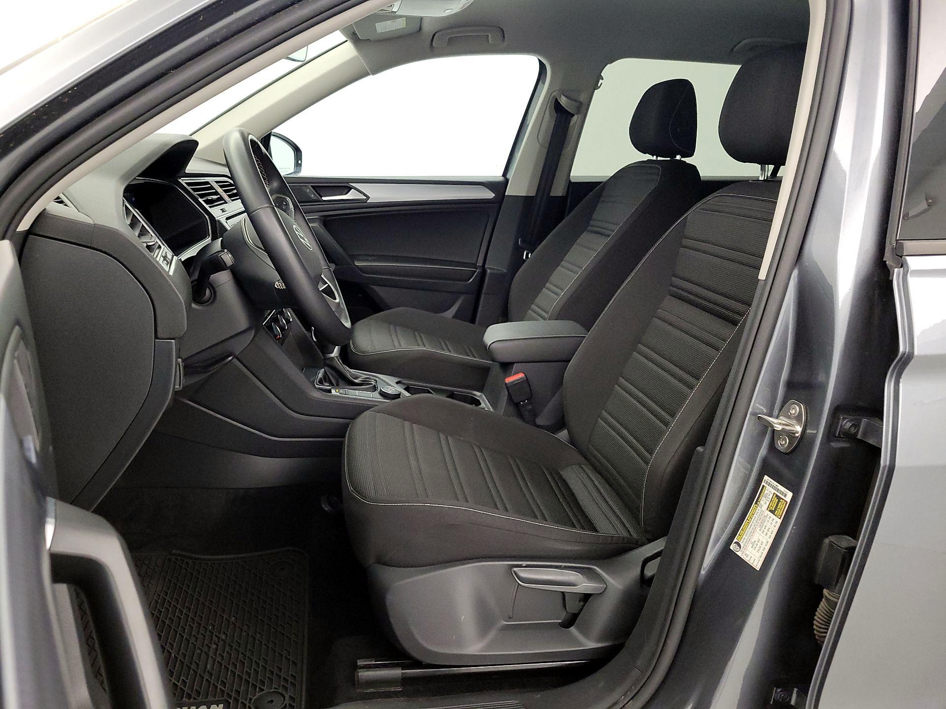 Thumbnail: 2023 Volkswagen Tiguan - 11