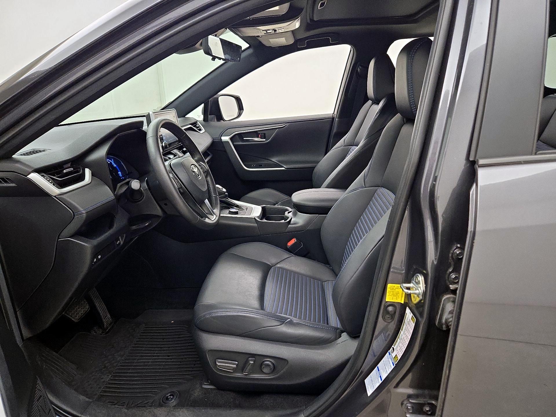 Thumbnail: 2021 Toyota RAV4 - 11