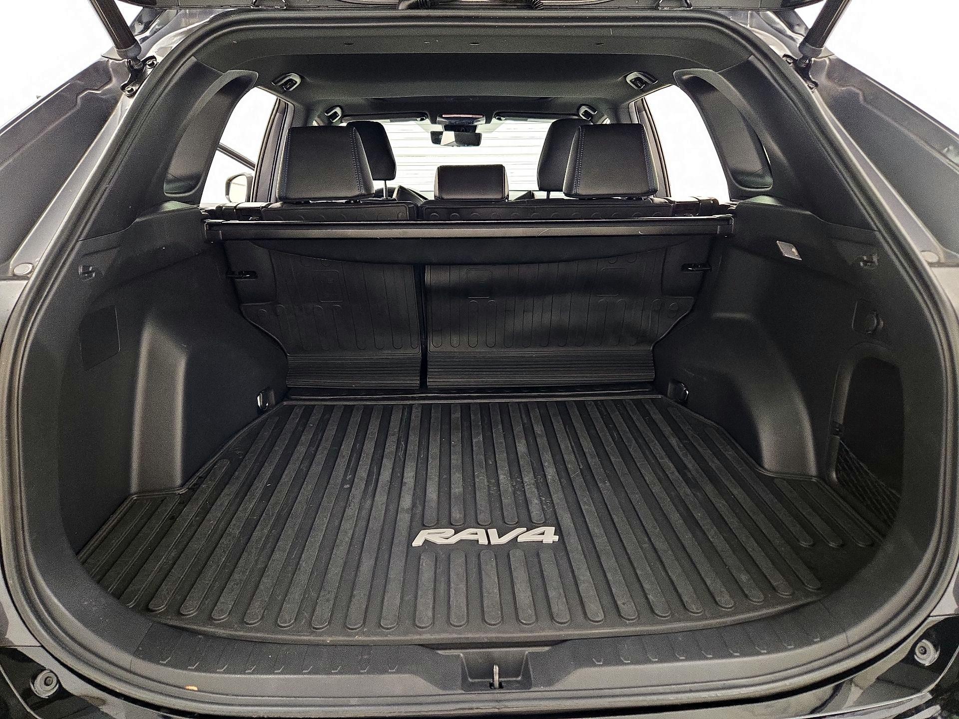 Thumbnail: 2021 Toyota RAV4 - 16