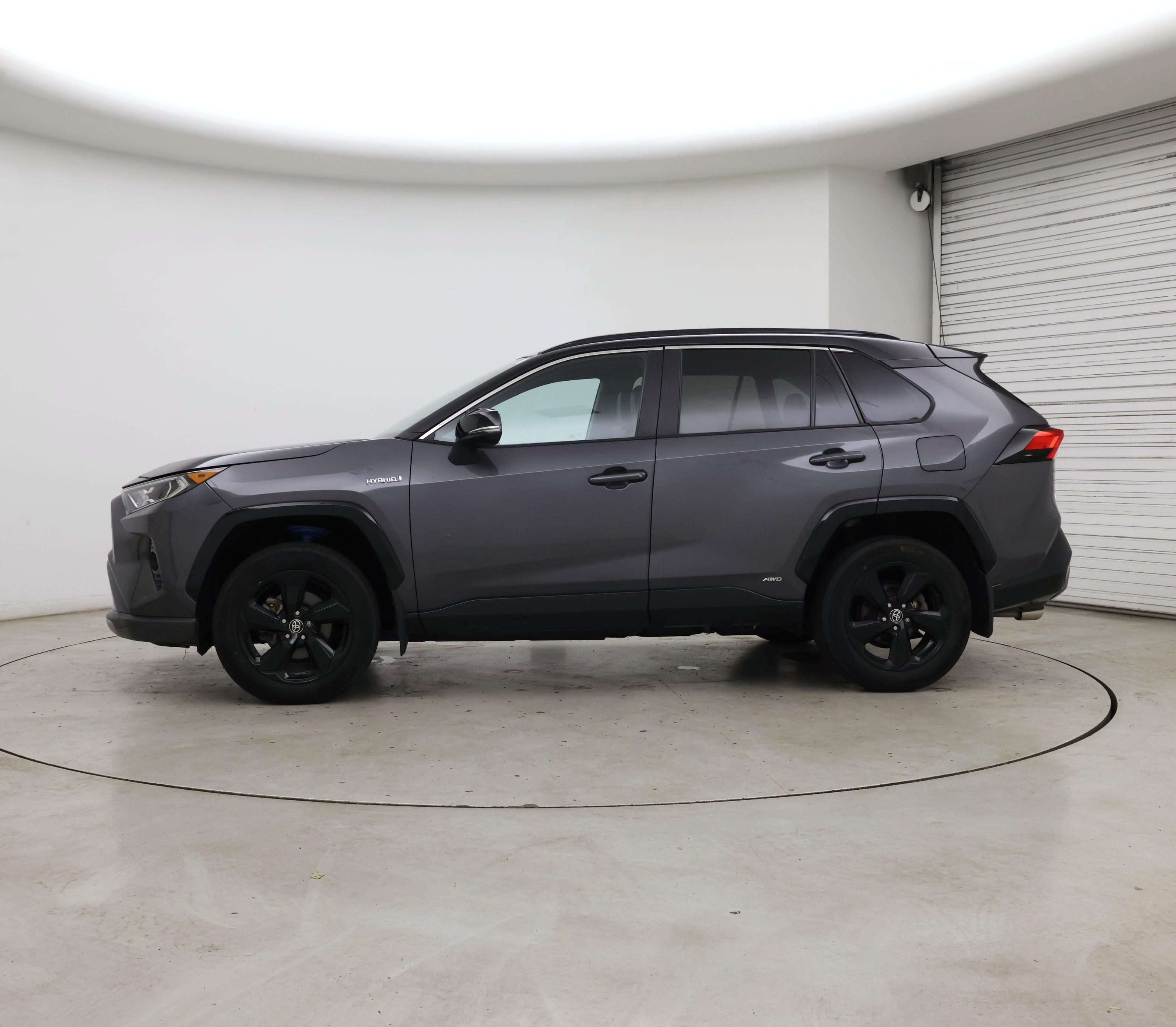 Thumbnail: 2021 Toyota RAV4 - 3