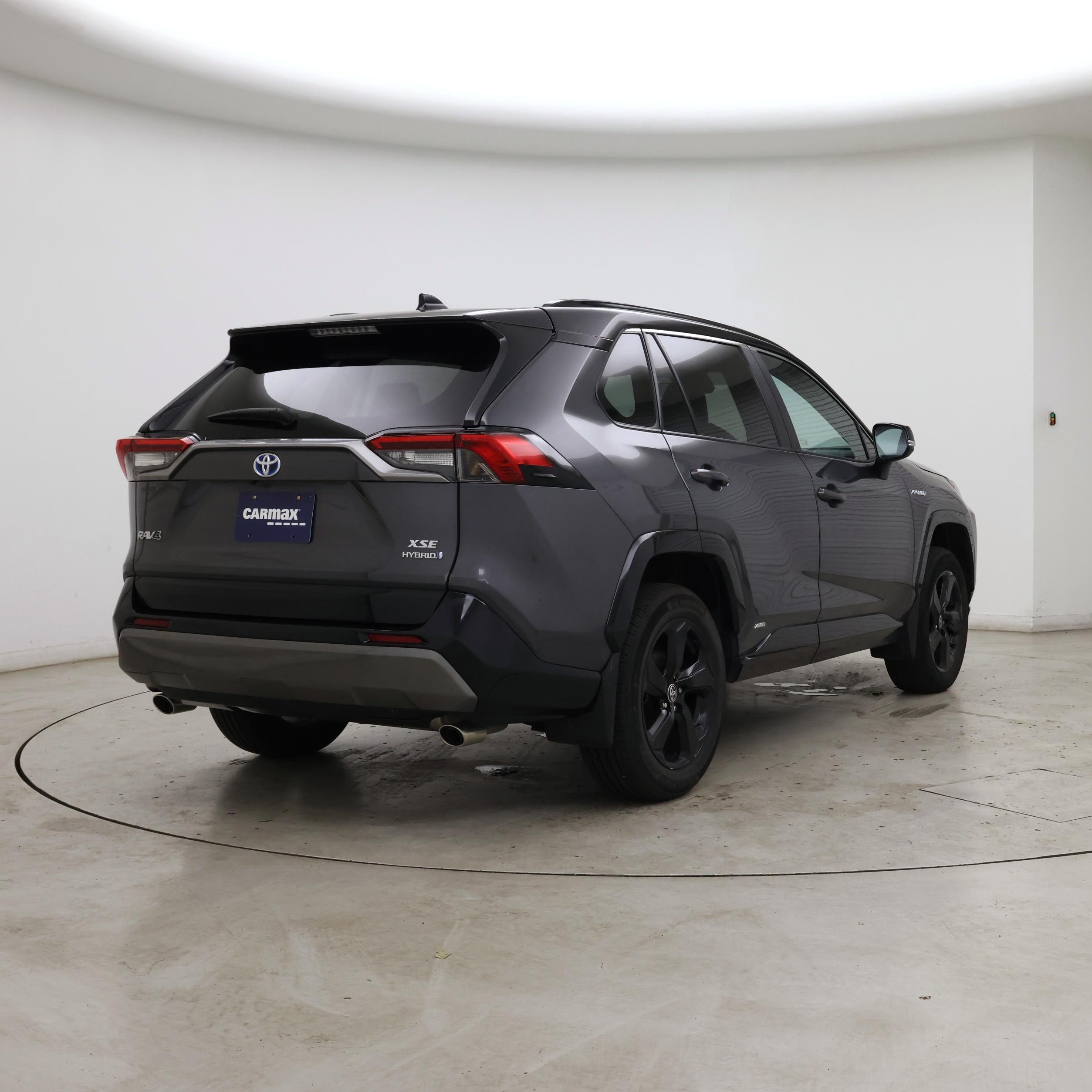 Thumbnail: 2021 Toyota RAV4 - 8