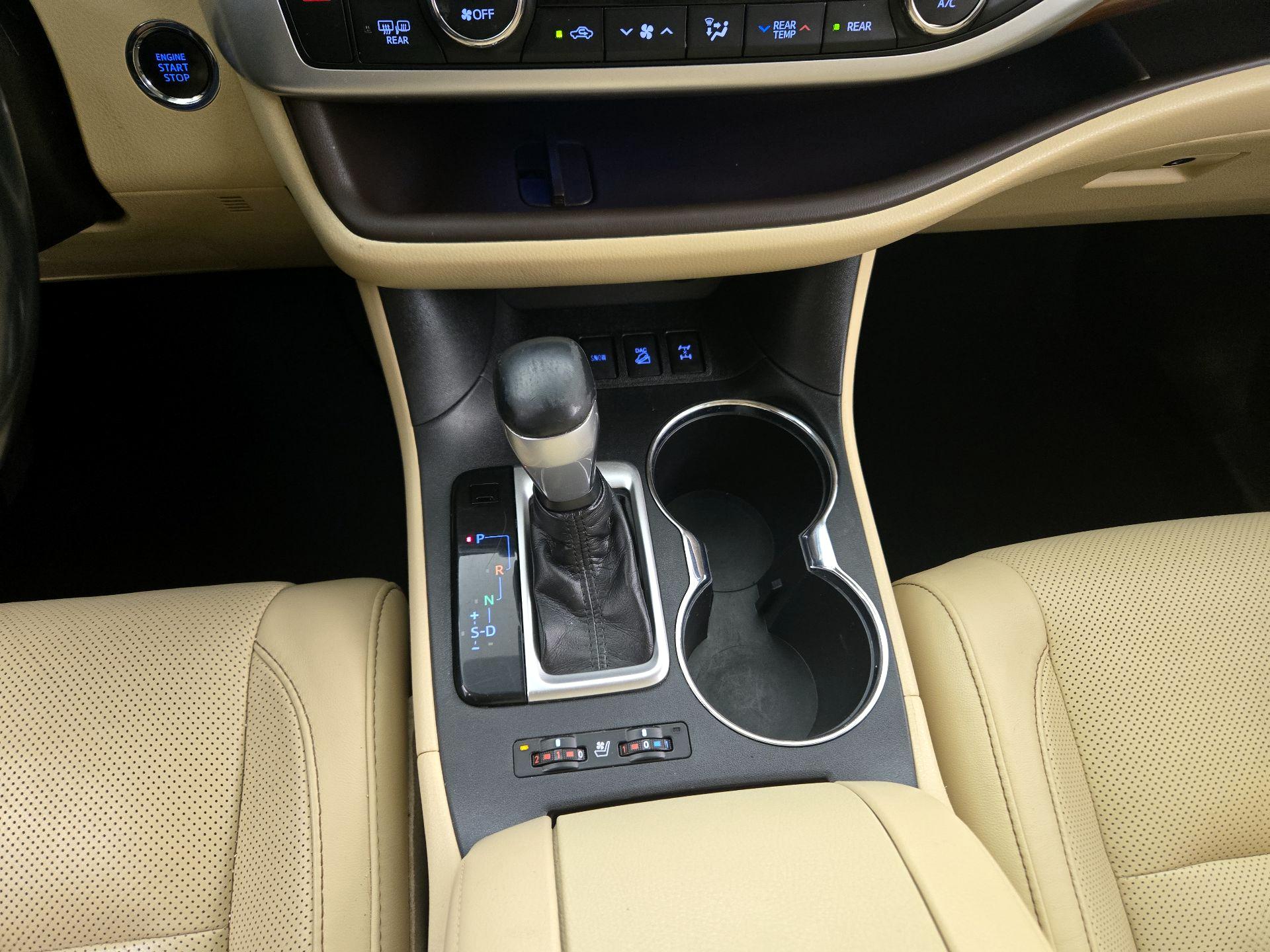Thumbnail: 2018 Toyota Highlander - 16