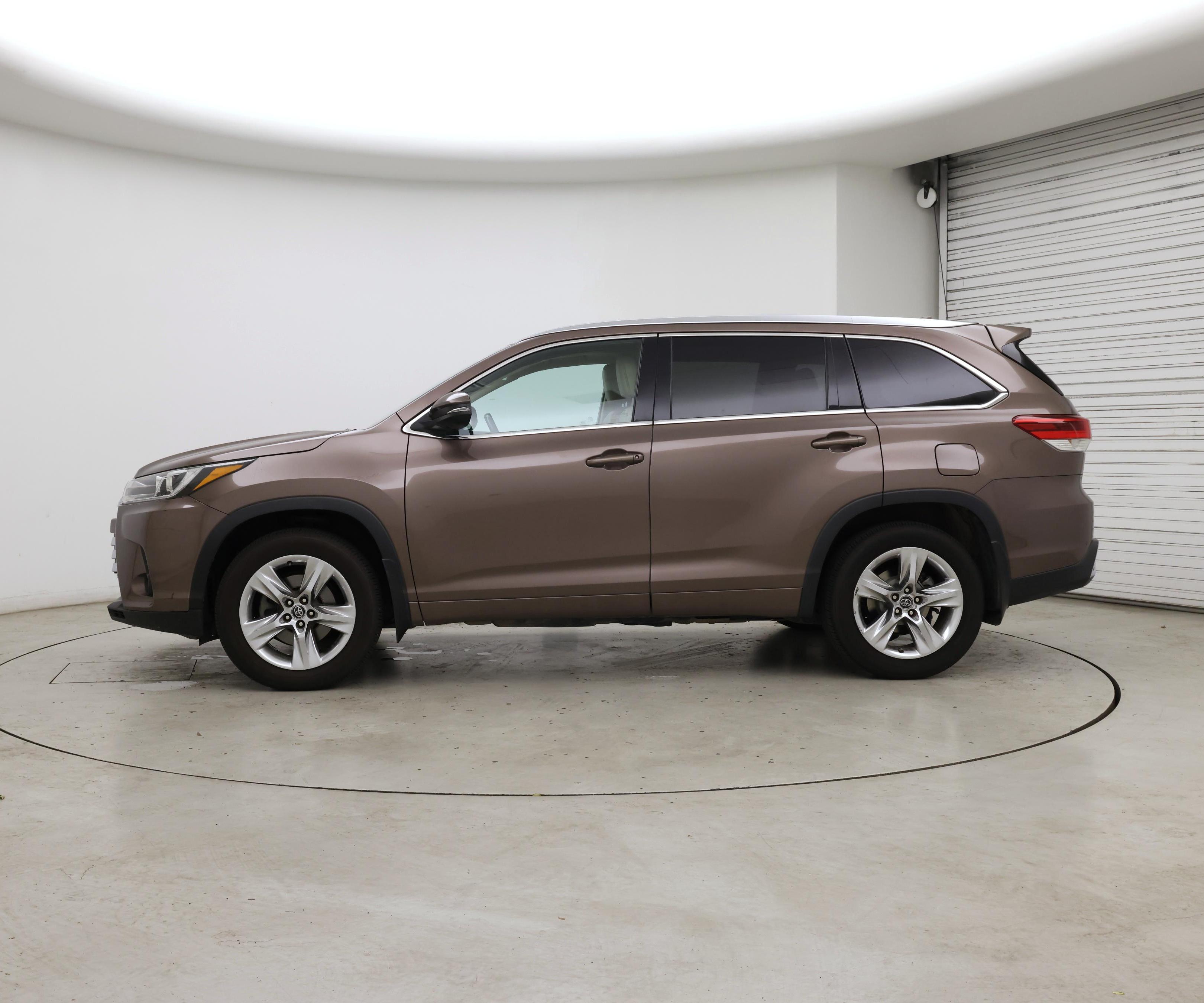 Thumbnail: 2018 Toyota Highlander - 3