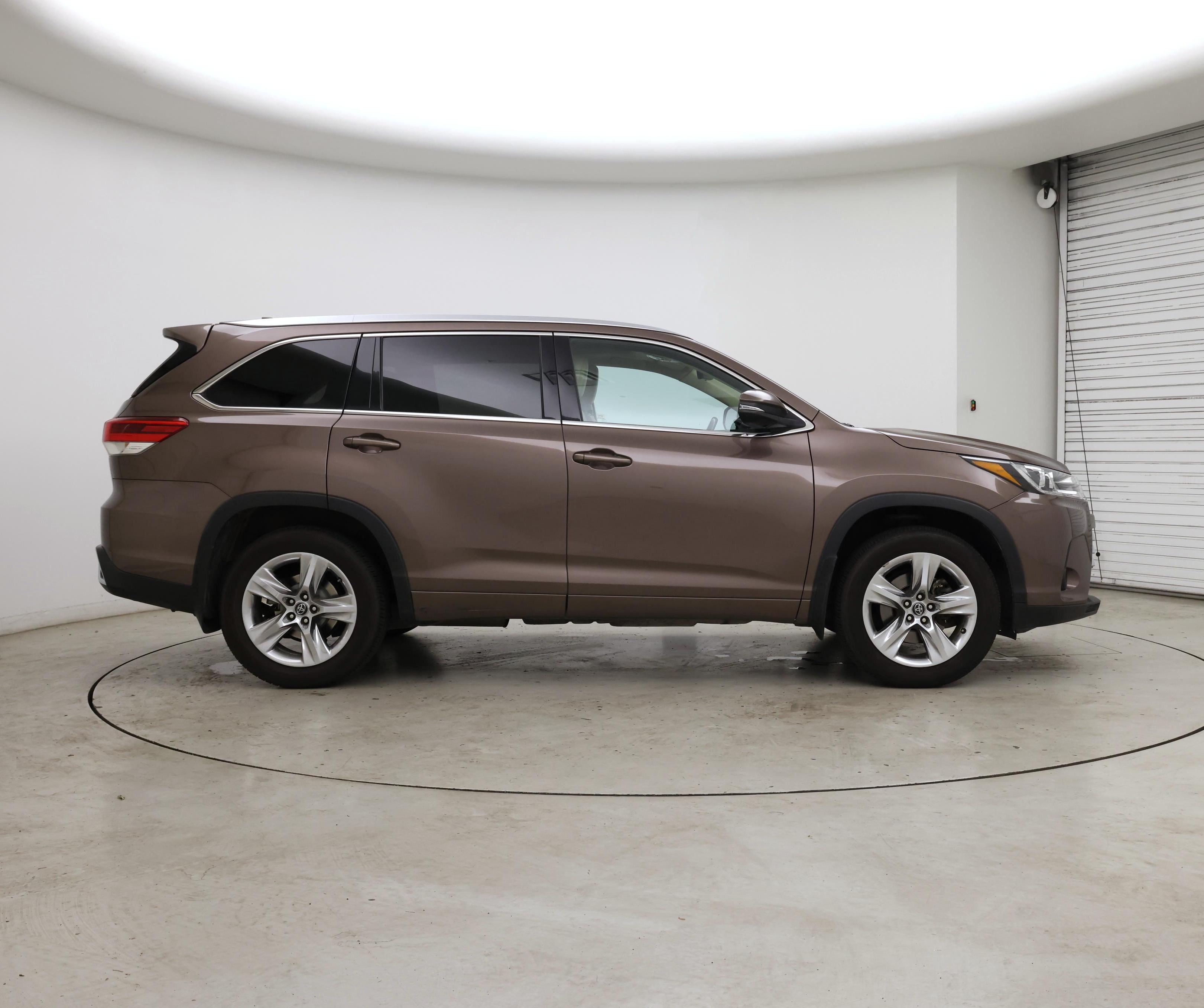 Thumbnail: 2018 Toyota Highlander - 7