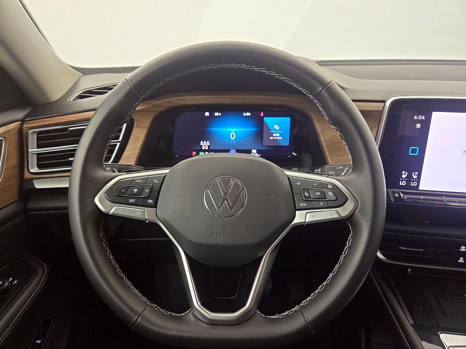 2025 Volkswagen Atlas SE w/Tech - Photo 11