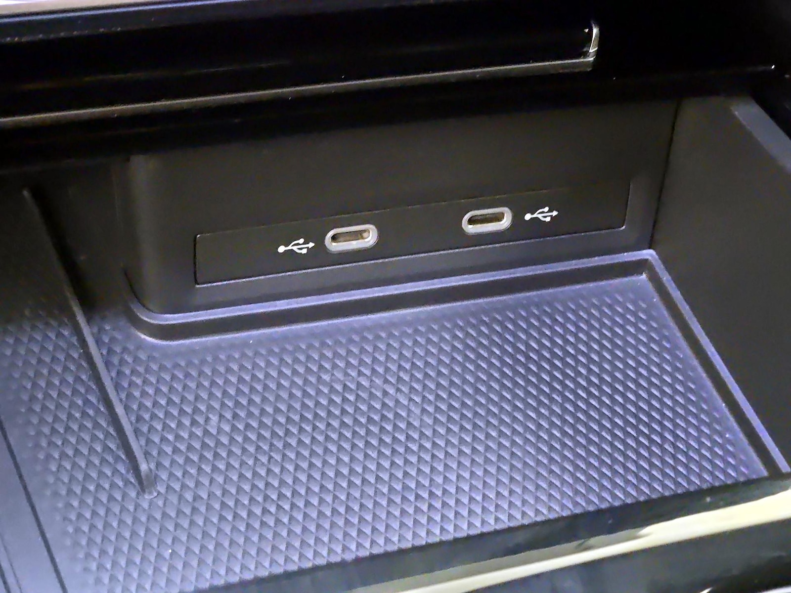 2025 Volkswagen Atlas SE w/Tech - Photo 19