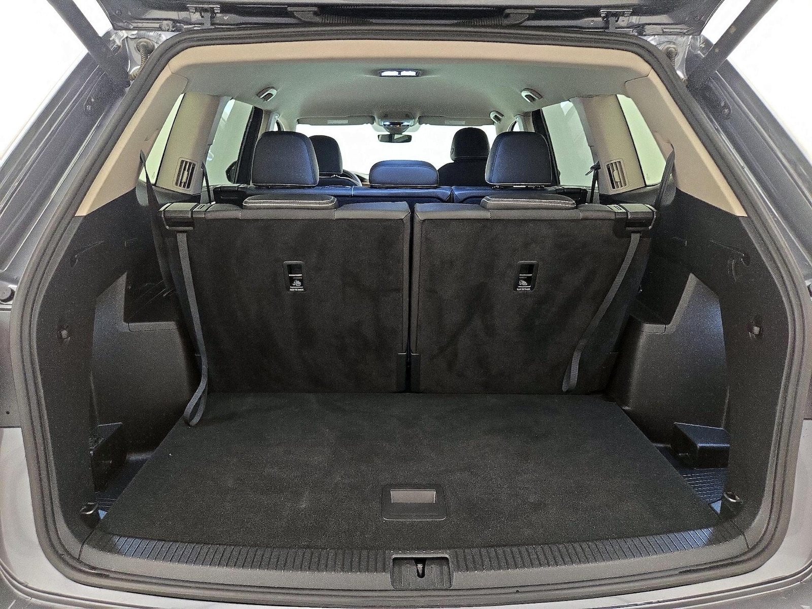 2025 Volkswagen Atlas SE w/Tech - Photo 22