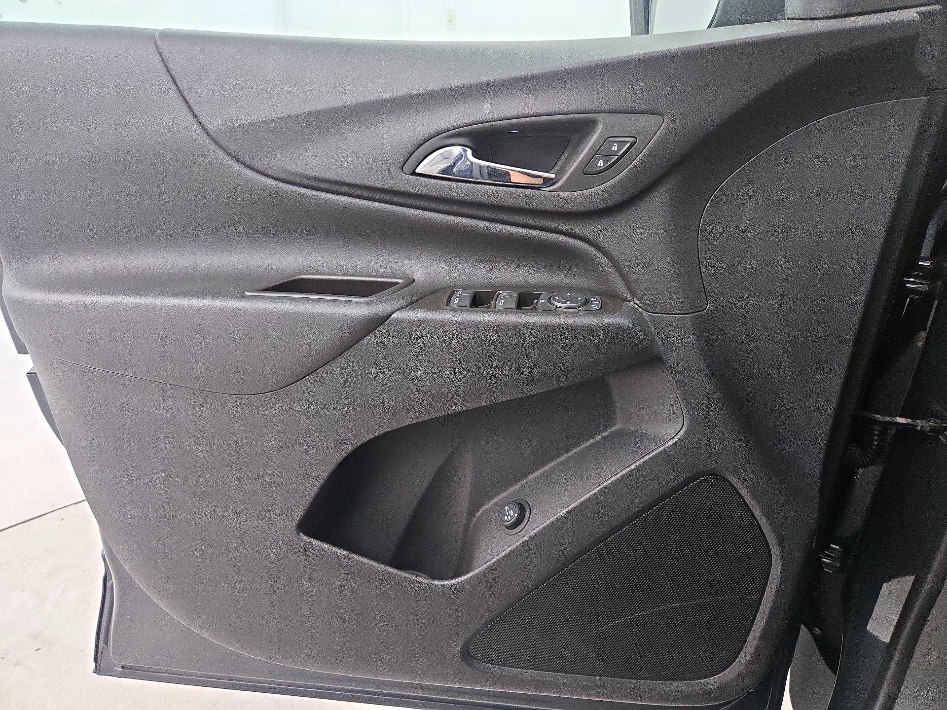 Thumbnail: 2023 Chevrolet Equinox - 12
