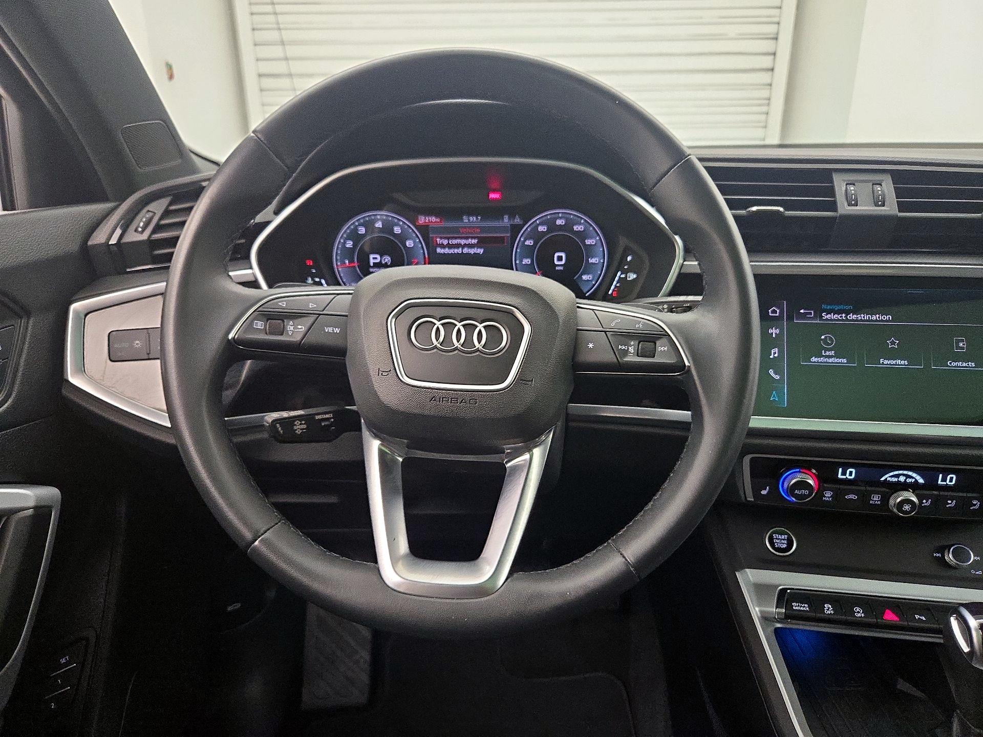 Thumbnail: 2023 Audi Q3 - 10