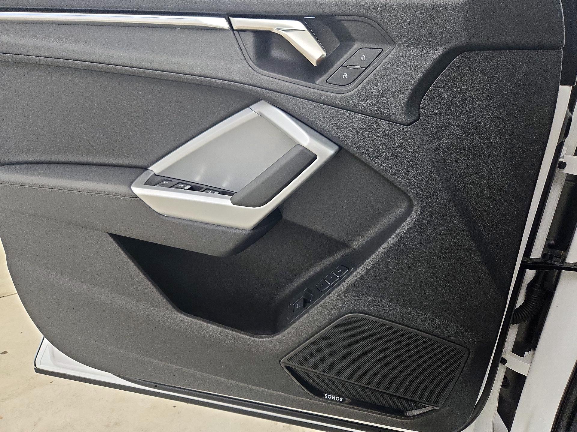 Thumbnail: 2023 Audi Q3 - 12