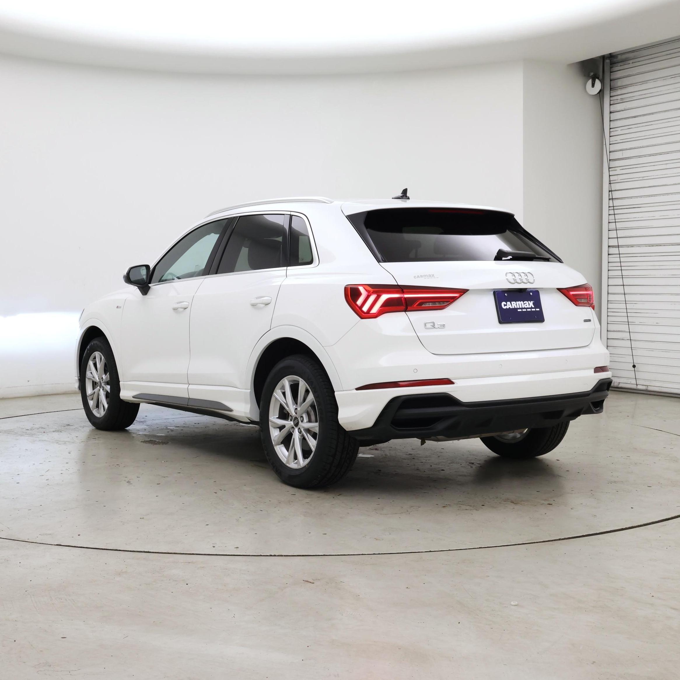 Thumbnail: 2023 Audi Q3 - 2
