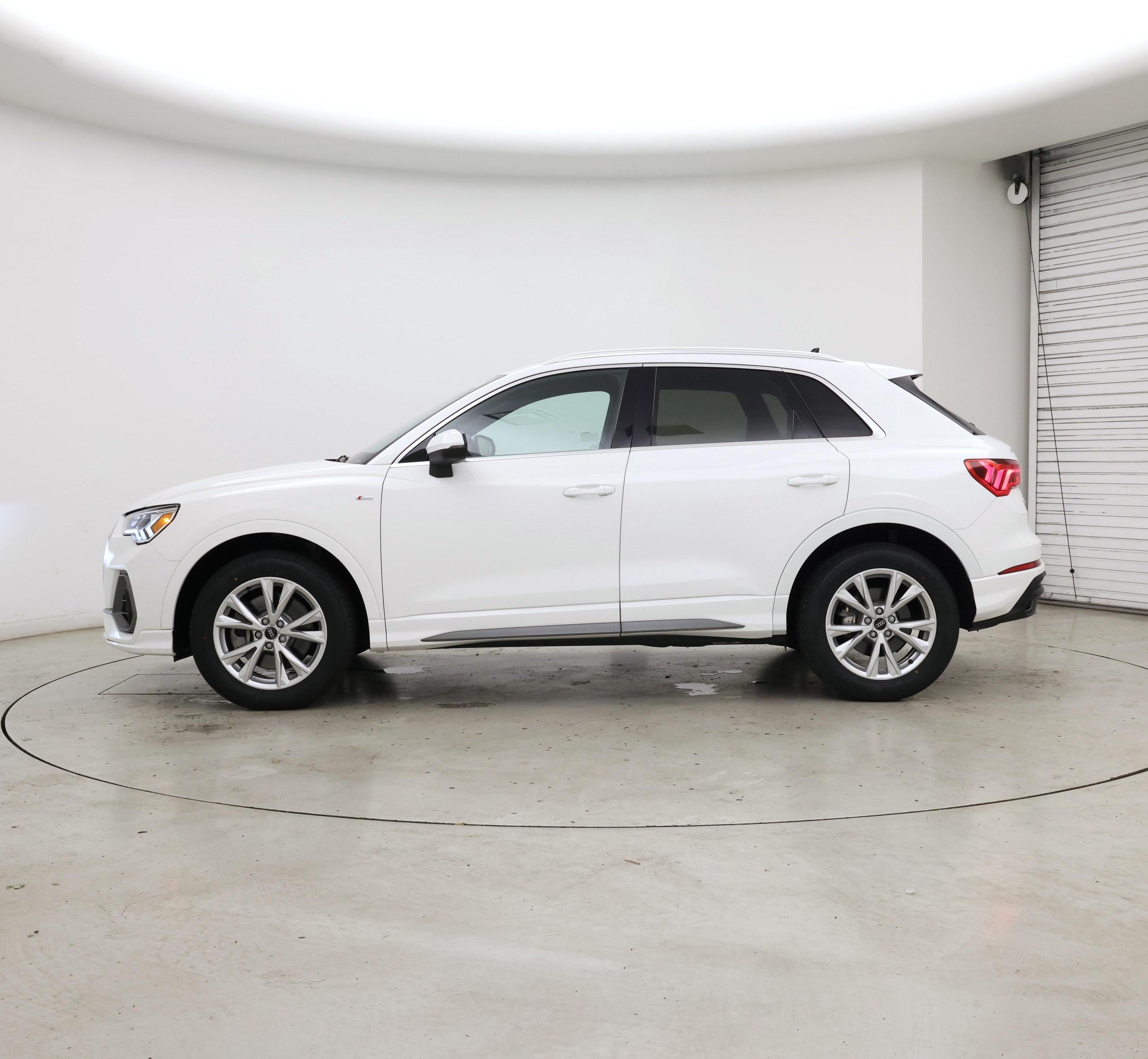 Thumbnail: 2023 Audi Q3 - 3