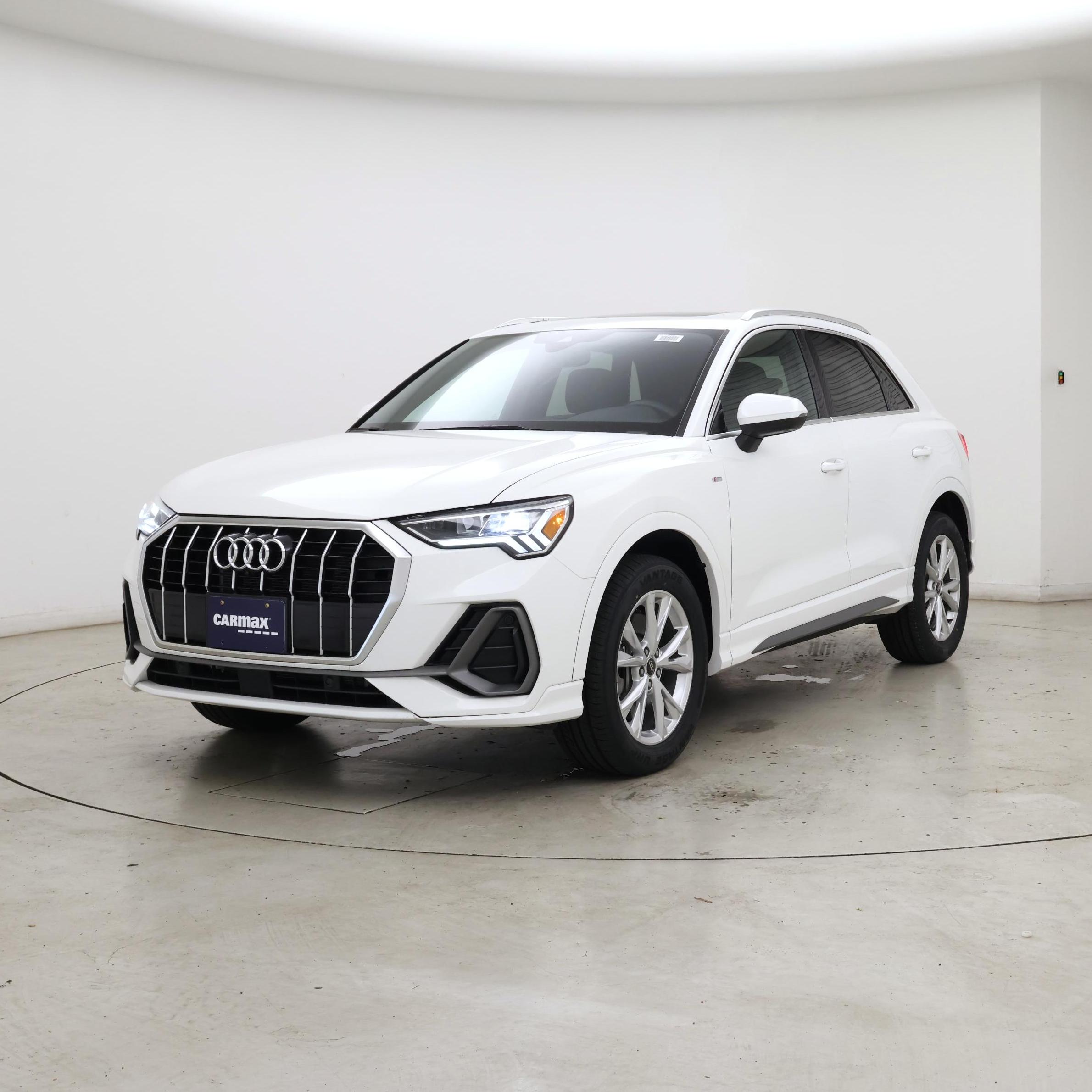 Thumbnail: 2023 Audi Q3 - 4