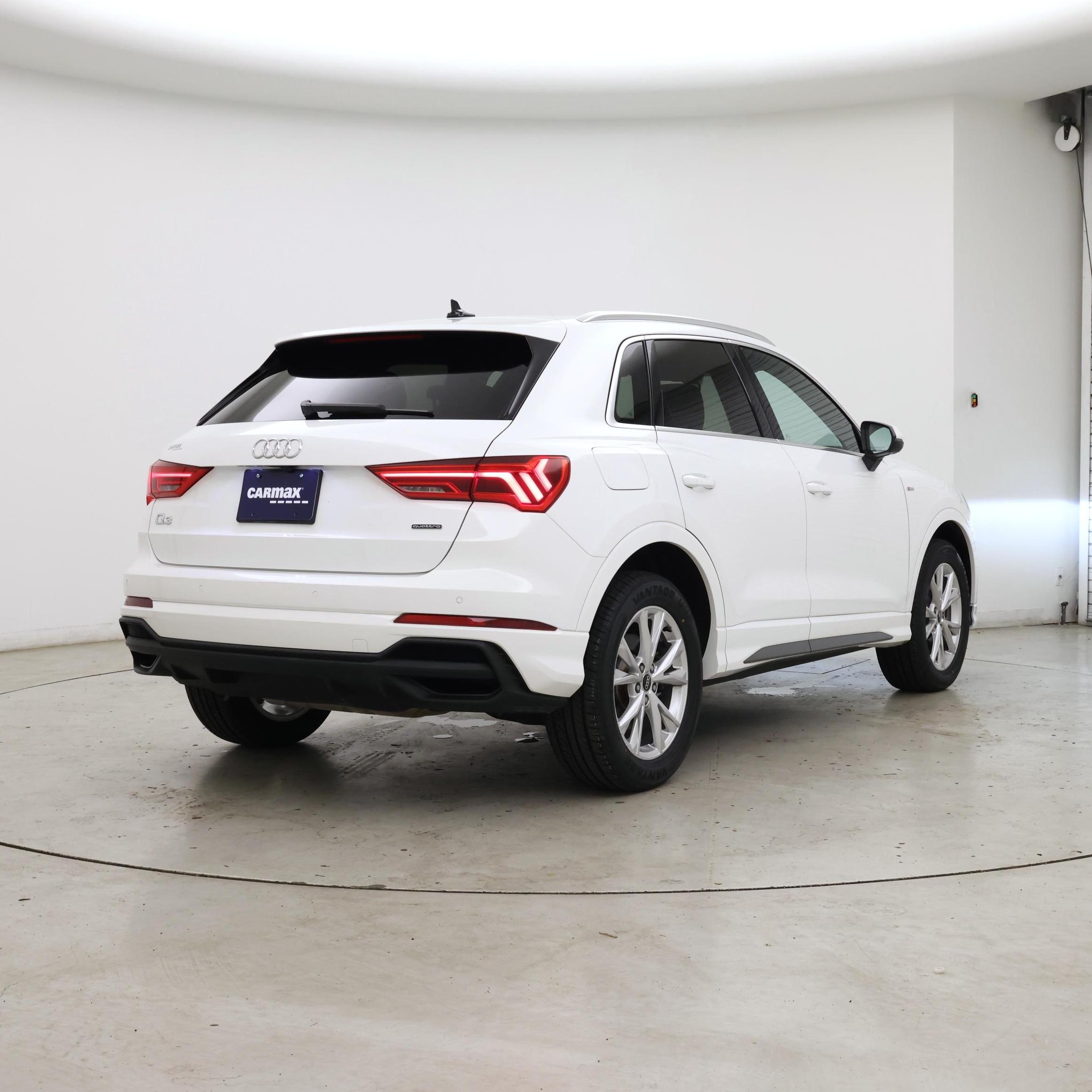 Thumbnail: 2023 Audi Q3 - 8