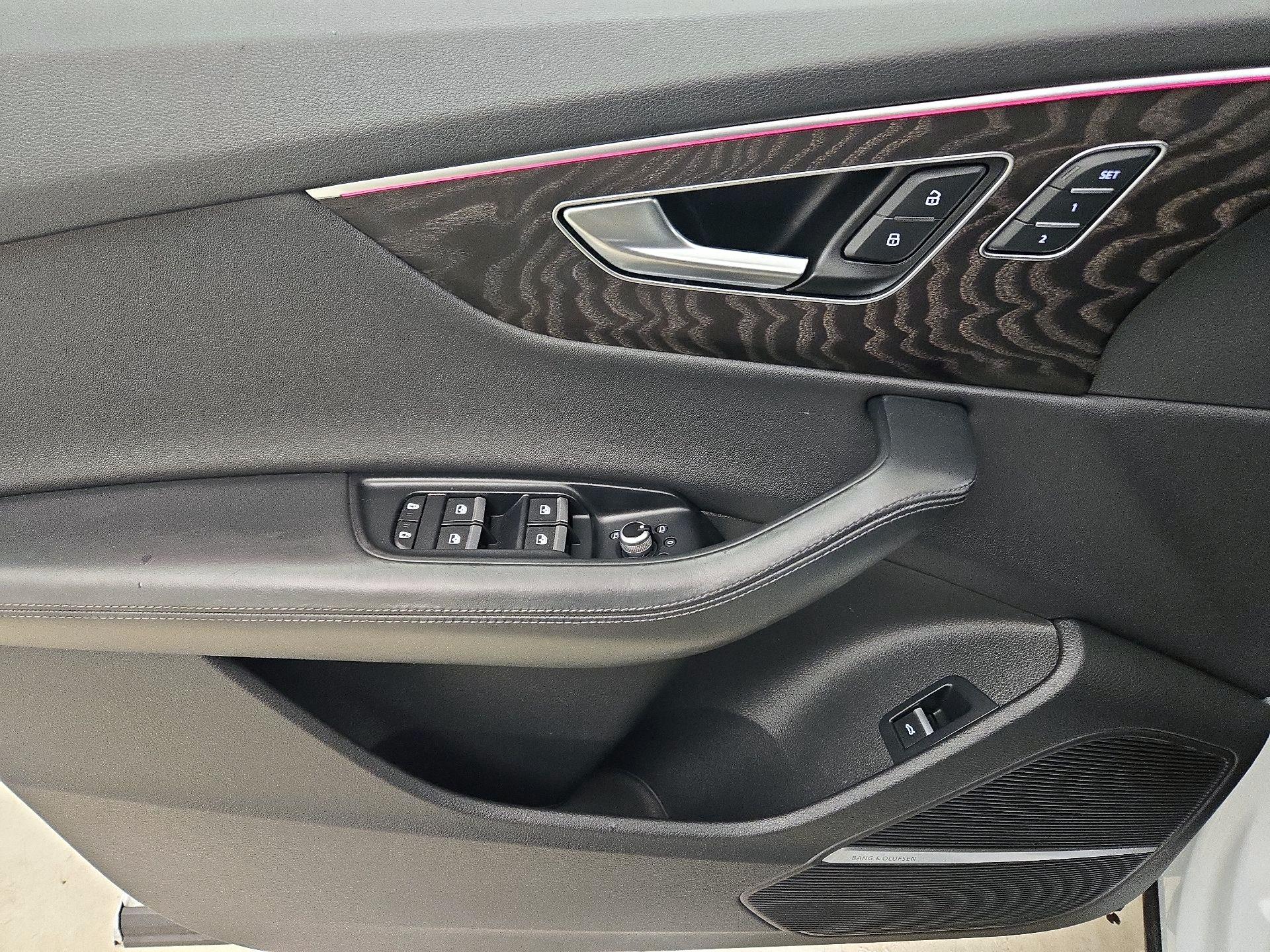 Thumbnail: 2022 Audi Q7 - 12