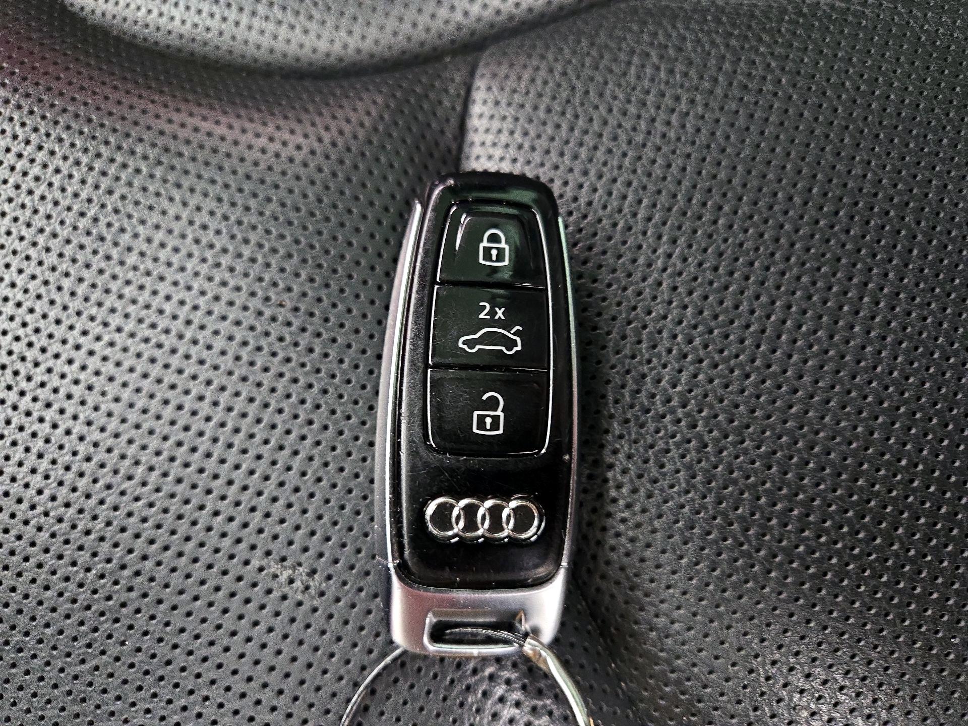Thumbnail: 2022 Audi Q7 - 18