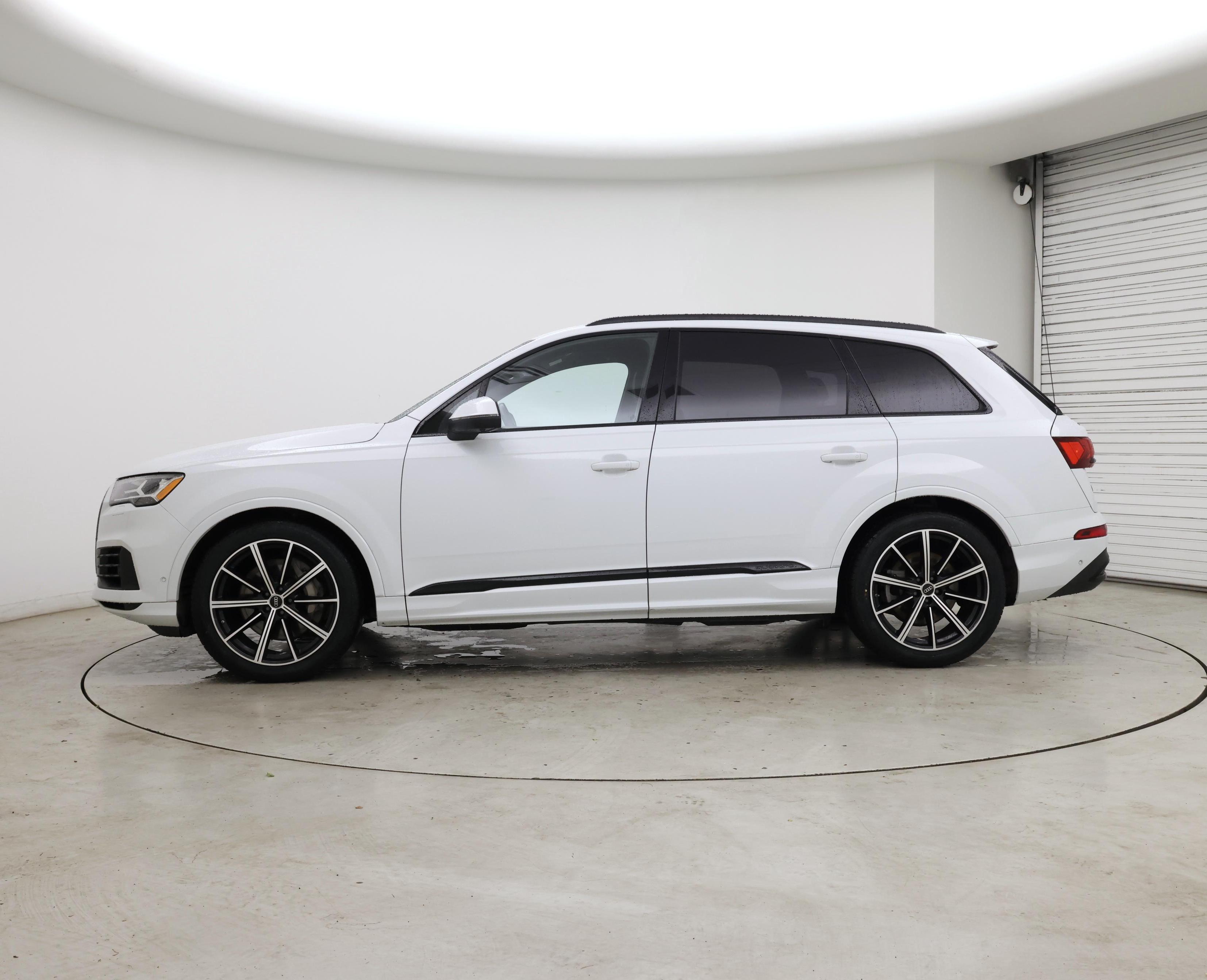 Thumbnail: 2022 Audi Q7 - 3