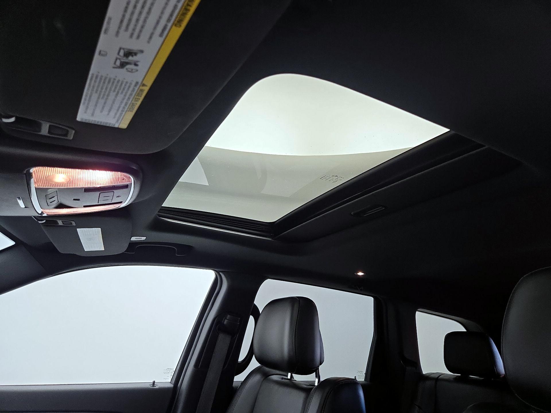 Thumbnail: 2020 Jeep Grand Cherokee - 20