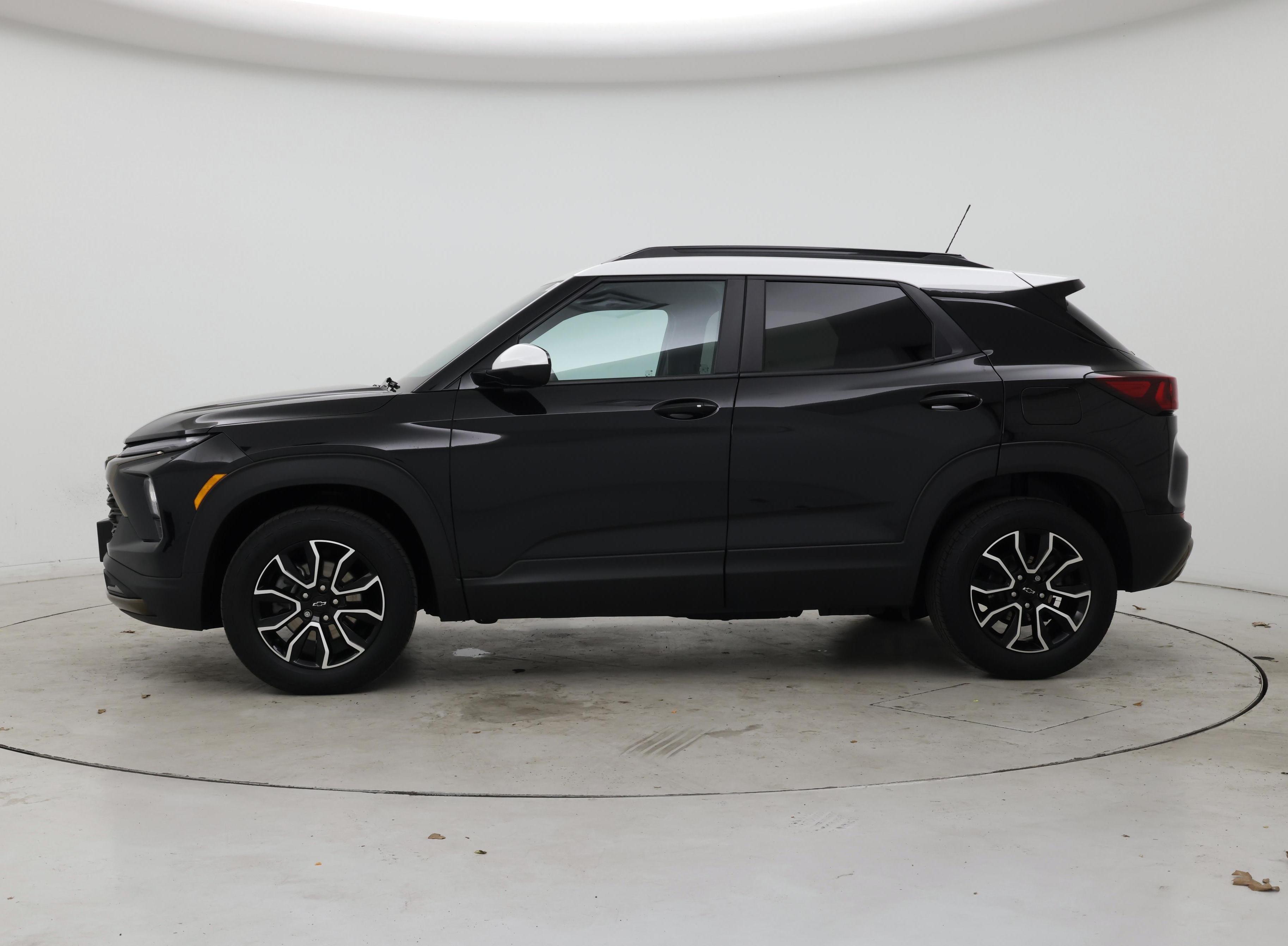 Thumbnail: 2024 Chevrolet TrailBlazer - 3