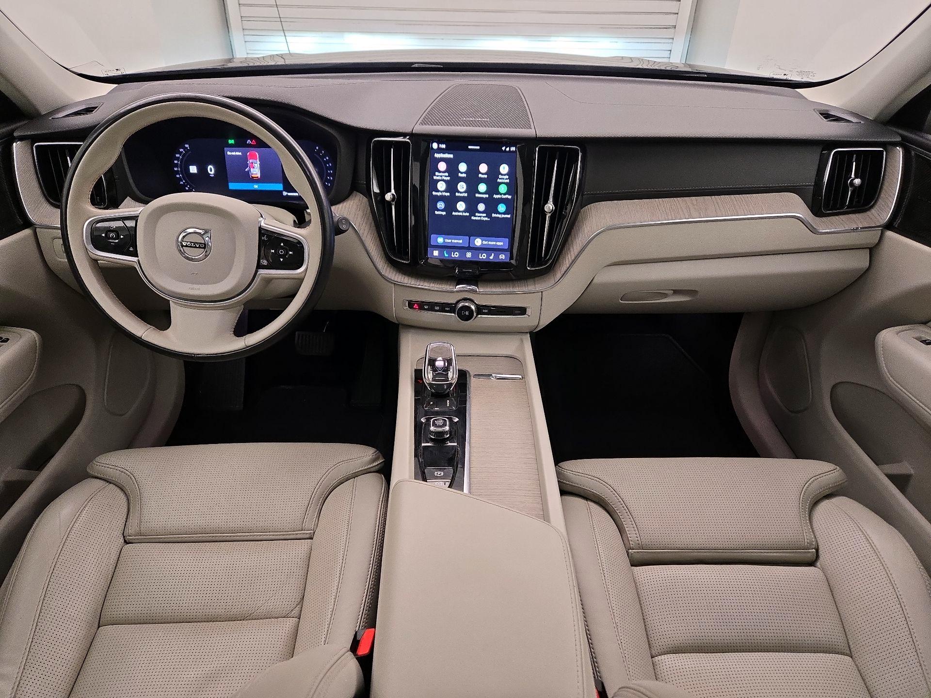 Thumbnail: 2022 Volvo XC60 - 9