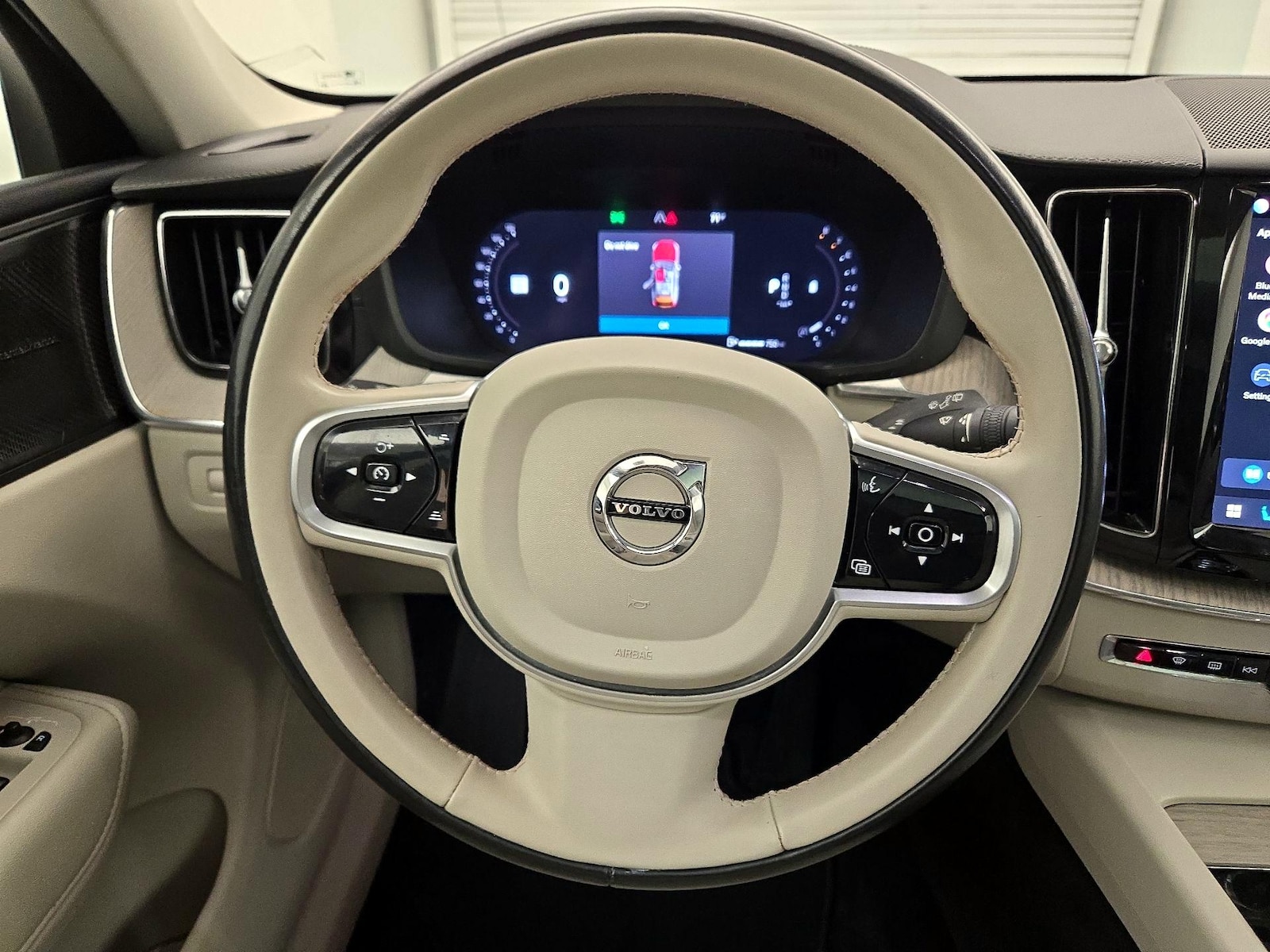 2022 Volvo XC60 Inscription - Photo 11