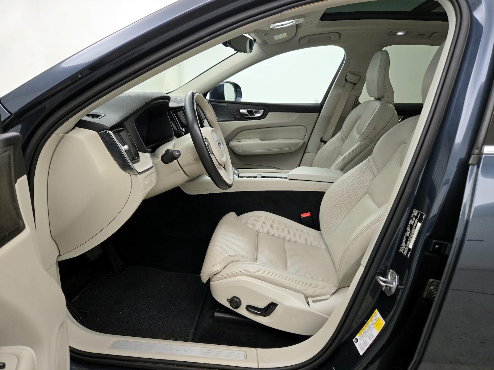 2022 Volvo XC60 Inscription - Photo 12