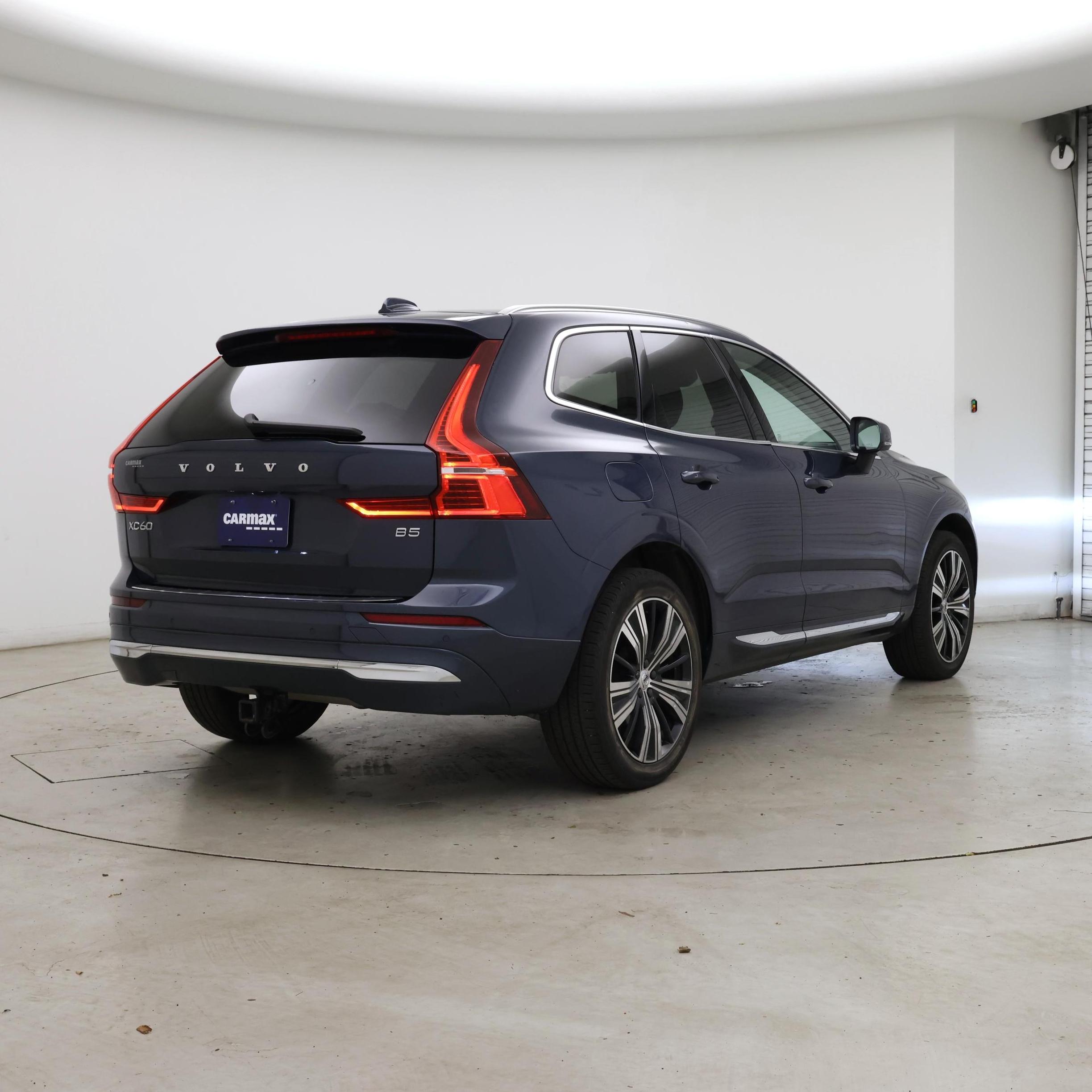 Thumbnail: 2022 Volvo XC60 - 8