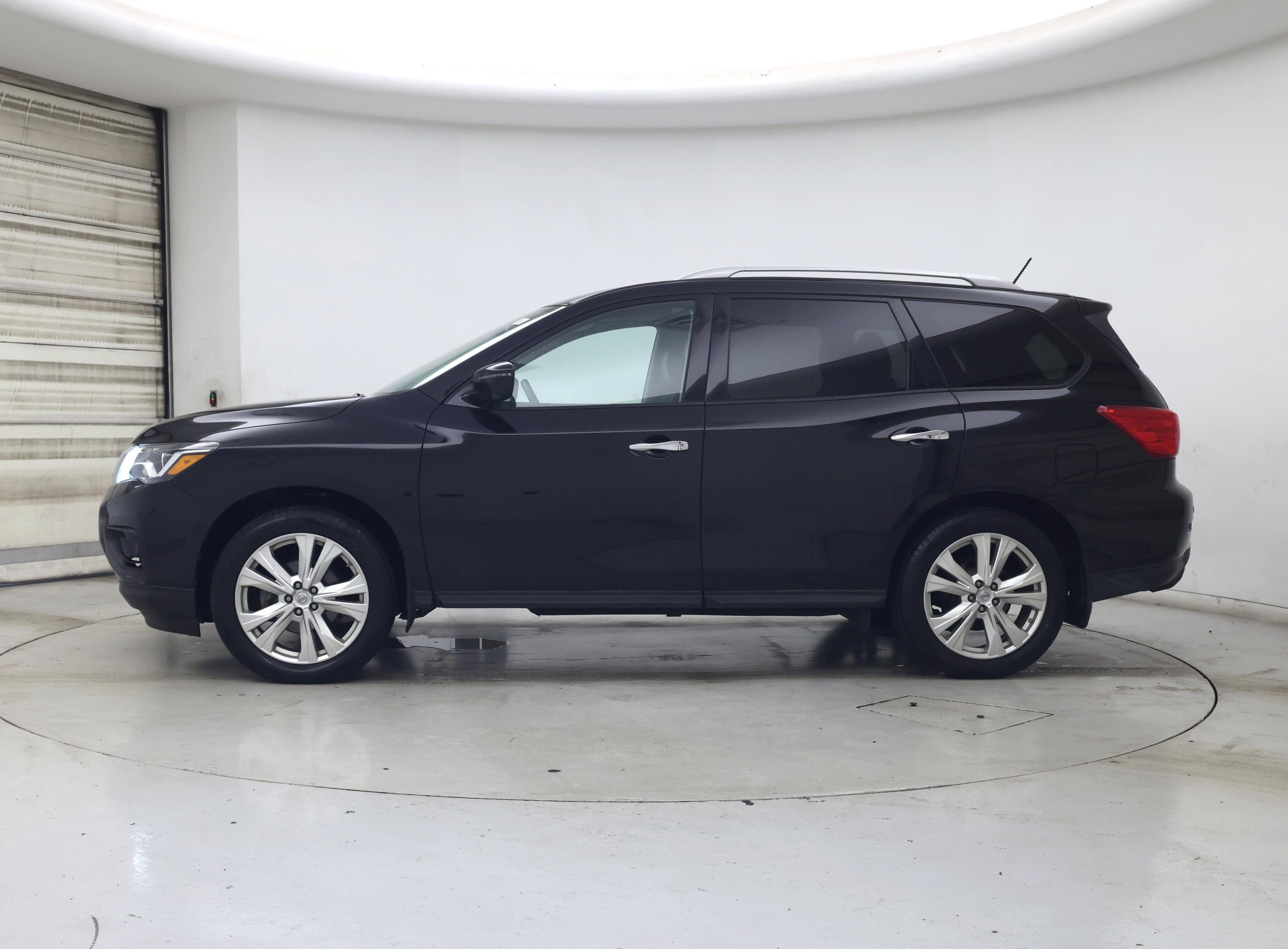 Thumbnail: 2018 Nissan Pathfinder - 3
