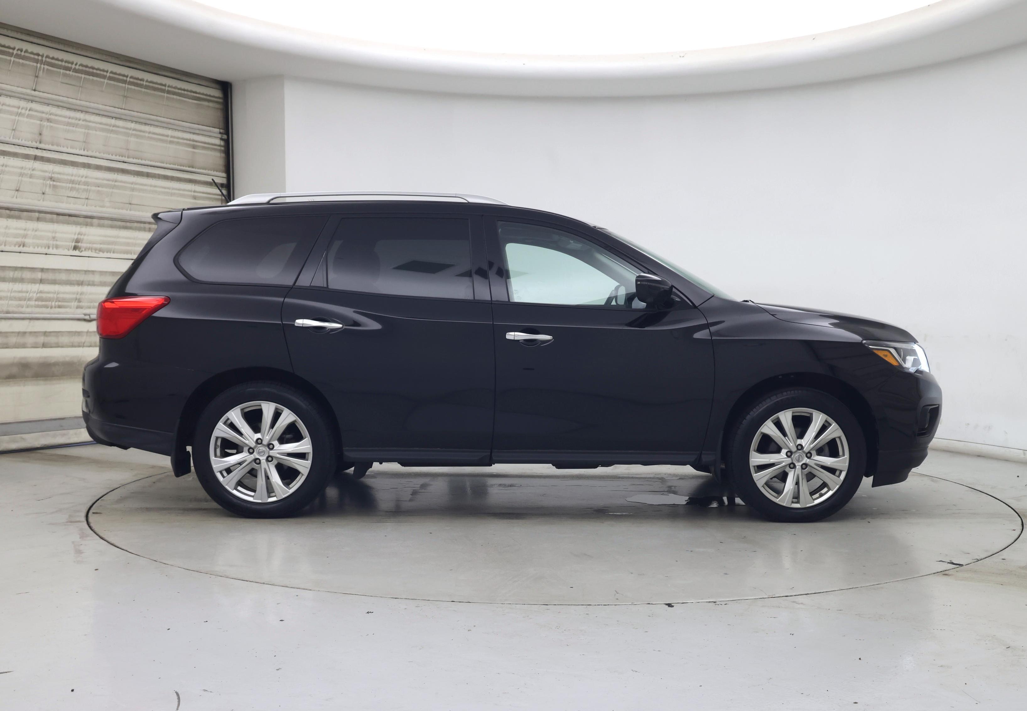 Thumbnail: 2018 Nissan Pathfinder - 7