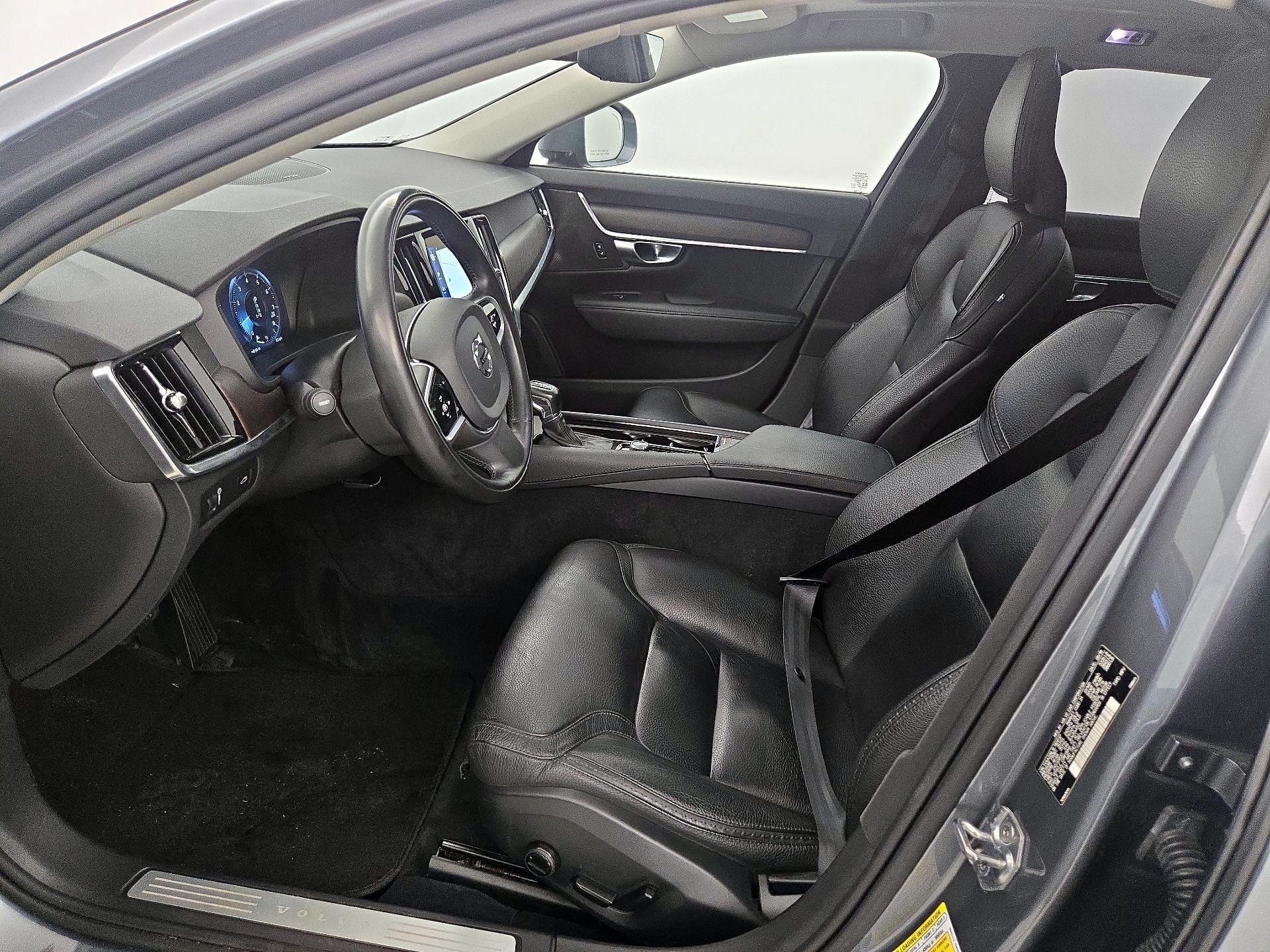 Thumbnail: 2020 Volvo V90 - 11